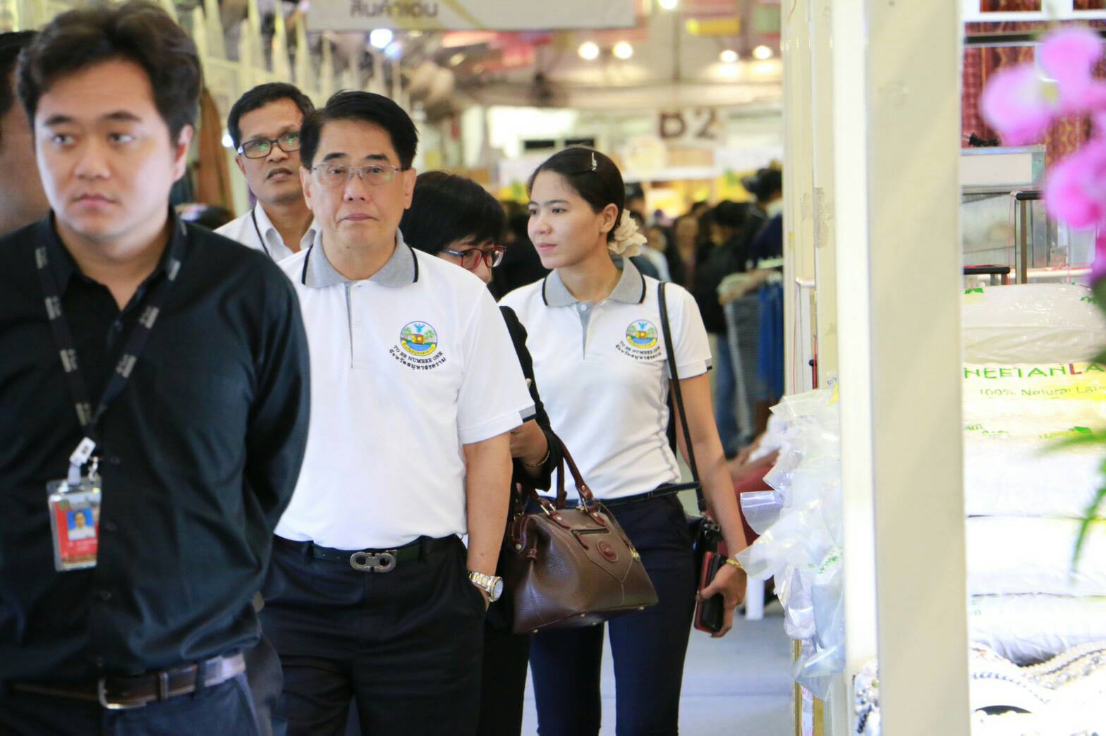 ผู้ว่าราชการจังหวัดสมุทรสงคราม…เยี่ยมผู้ประกอบการ ณ คลองผดุงกรุงเกษม