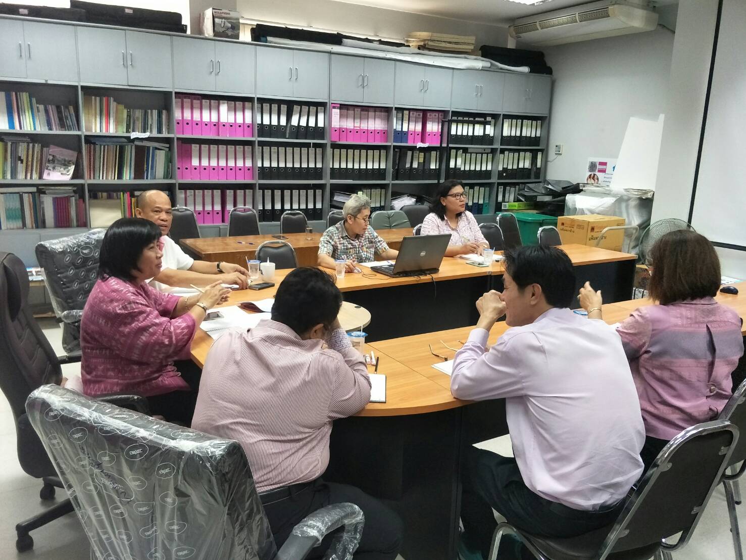 พช.แม่กลองร่วมรับฟังนโนบายอธิบดีฯ ผ่านระบบConference