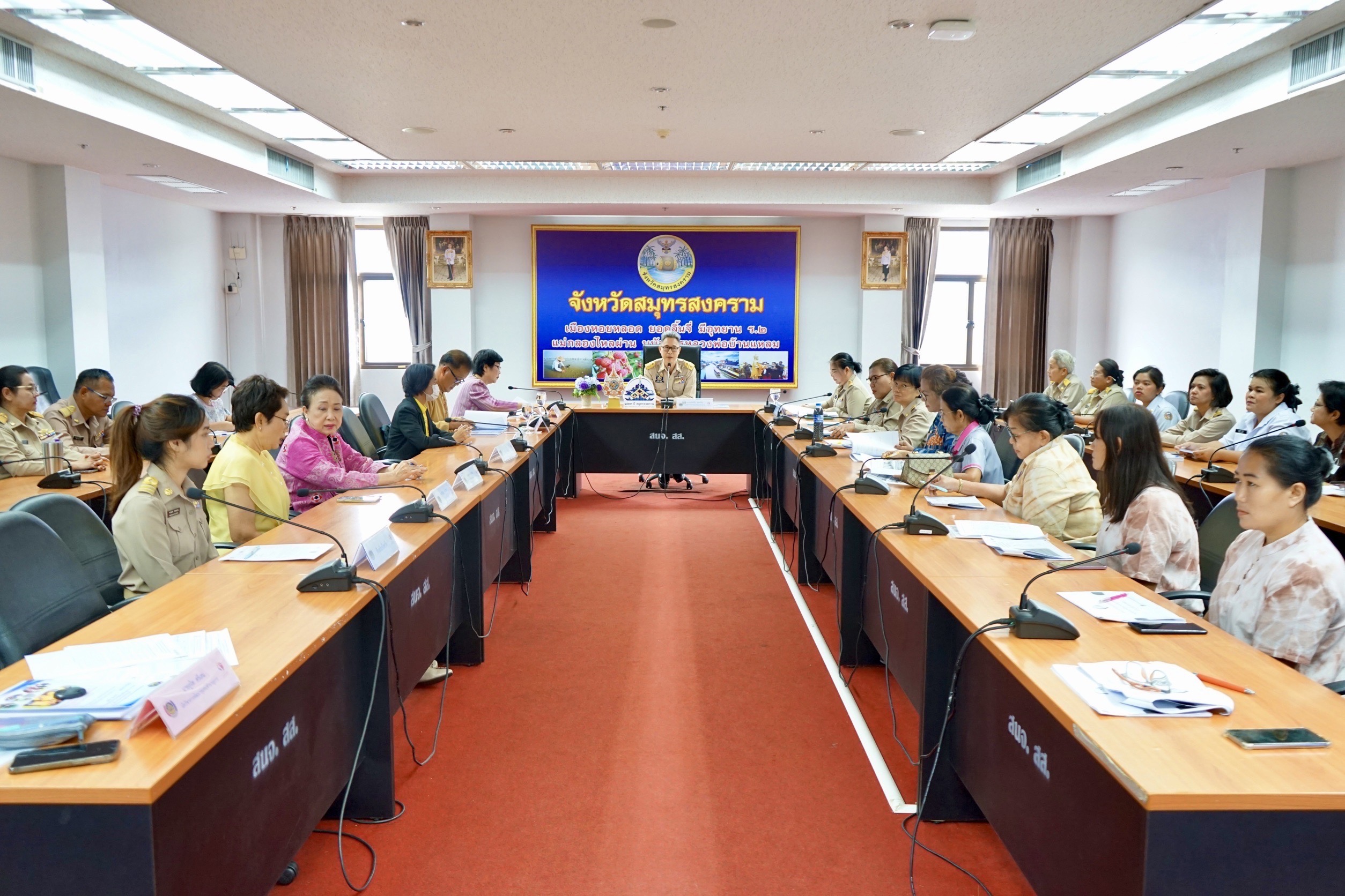 หัวหน้าผู้ตรวจ พช. ลงพื้นที่จังหวัดสมุทรสงครามคัดเลือกคนกองทุนพัฒนาบทบาทสตรีดีเด่นระดับเขตตรวจราชการ ประจำปี 2567
