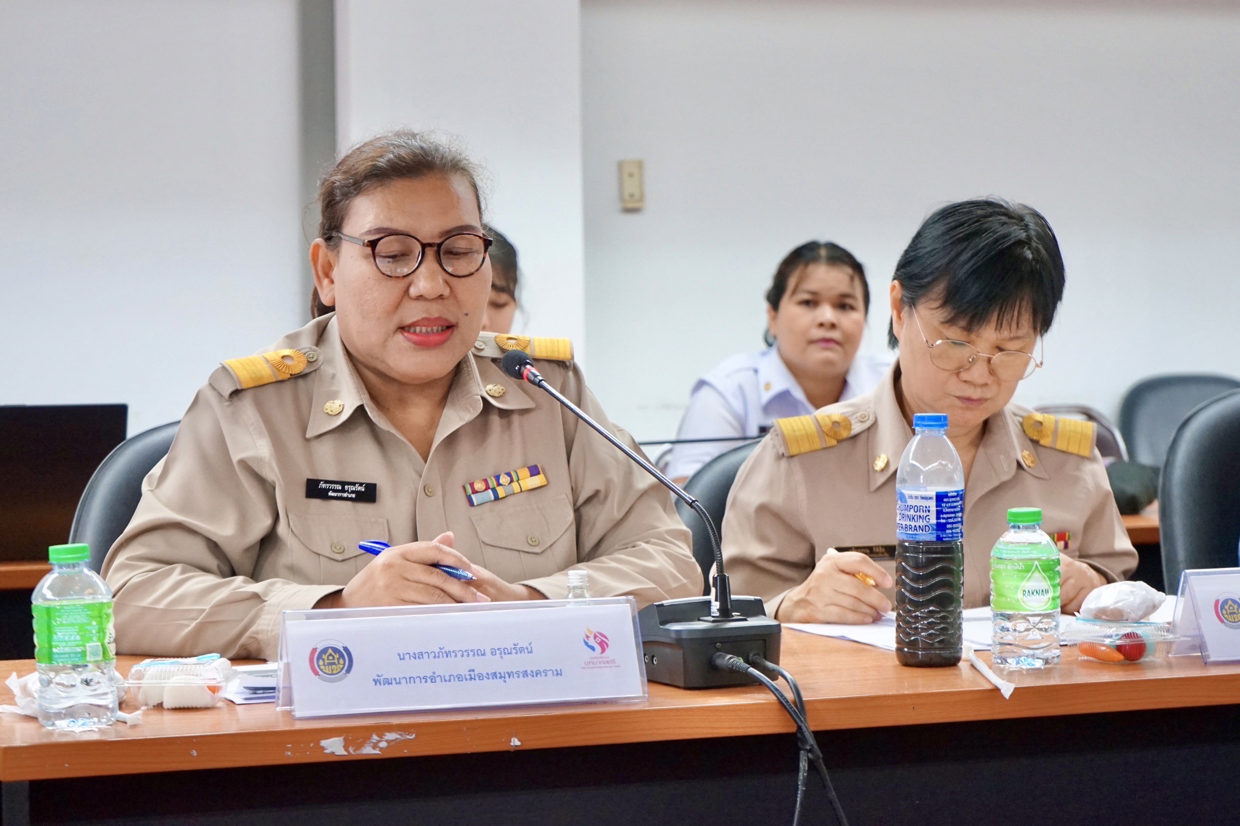 หัวหน้าผู้ตรวจ พช. ลงพื้นที่จังหวัดสมุทรสงครามคัดเลือกคนกองทุนพัฒนาบทบาทสตรีดีเด่นระดับเขตตรวจราชการ ประจำปี 2567