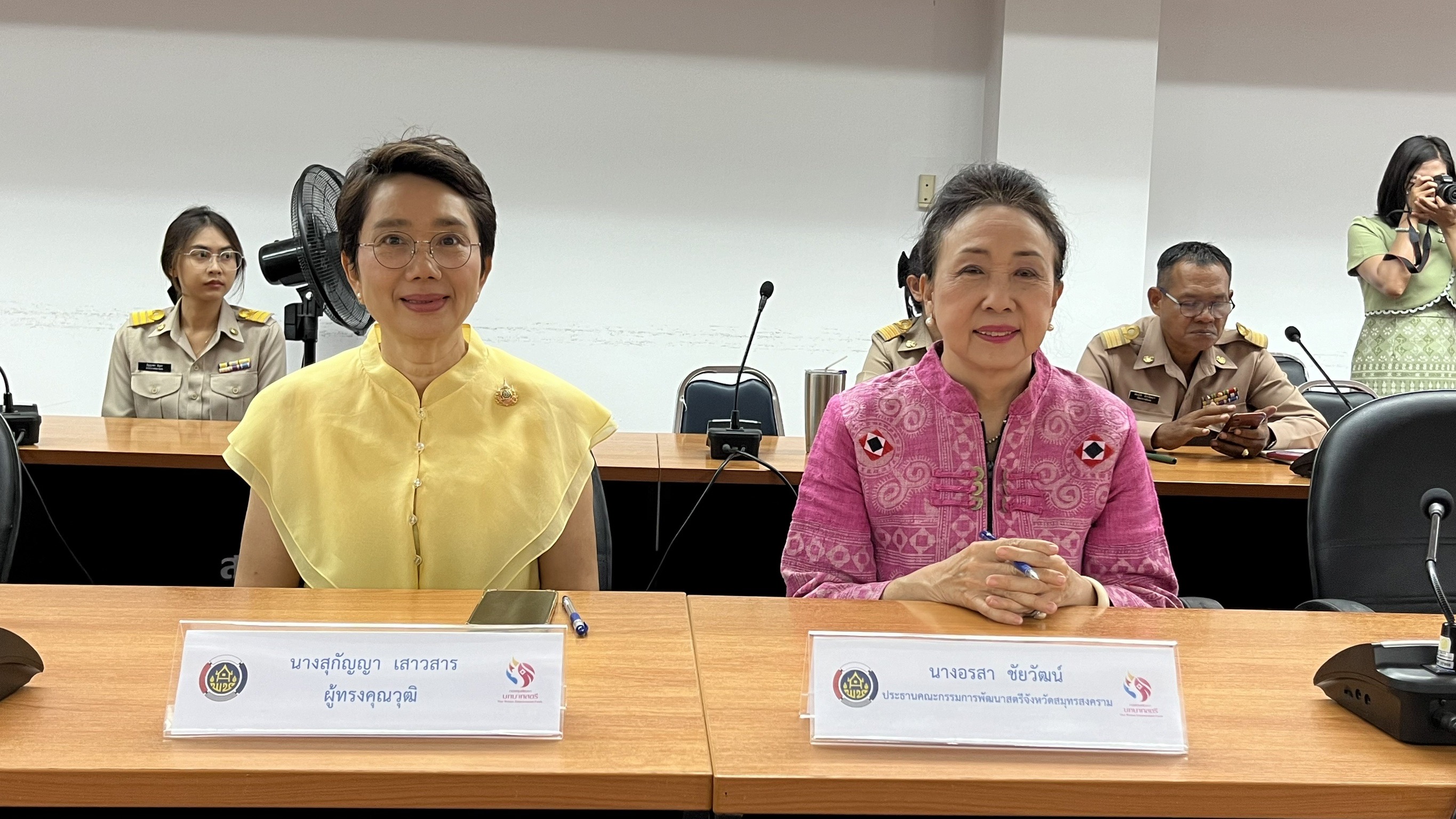 หัวหน้าผู้ตรวจ พช. ลงพื้นที่จังหวัดสมุทรสงครามคัดเลือกคนกองทุนพัฒนาบทบาทสตรีดีเด่นระดับเขตตรวจราชการ ประจำปี 2567