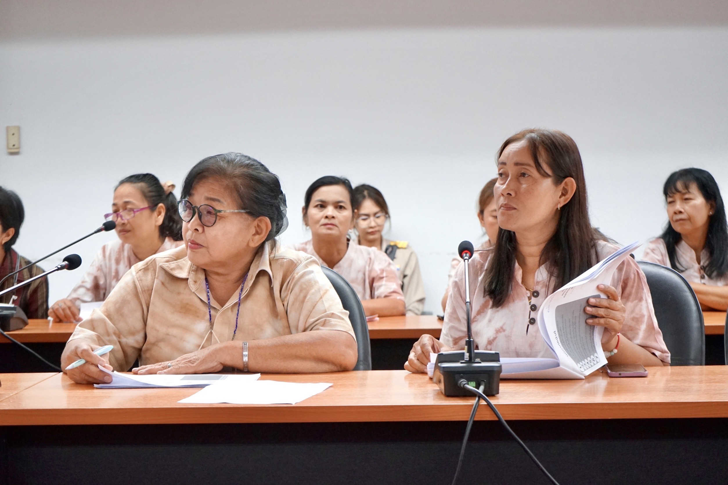 หัวหน้าผู้ตรวจ พช. ลงพื้นที่จังหวัดสมุทรสงครามคัดเลือกคนกองทุนพัฒนาบทบาทสตรีดีเด่นระดับเขตตรวจราชการ ประจำปี 2567