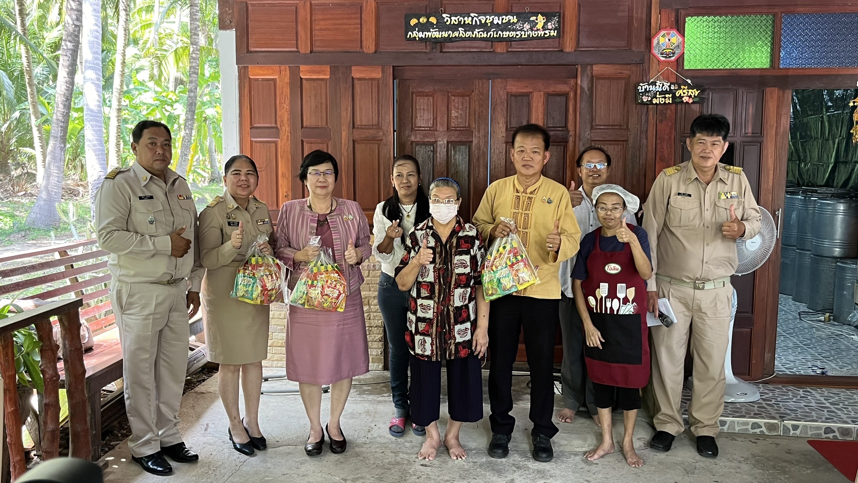คณะกรรมการคัดเลือกคนกองทุนพัฒนาบทบาทสตรีดีเด่นระดับเขตตรวจราชการ ลงพื้นที่ติดตามและคัดเลือกฯ ในพื้นที่จังหวัดสมุทรสงคราม