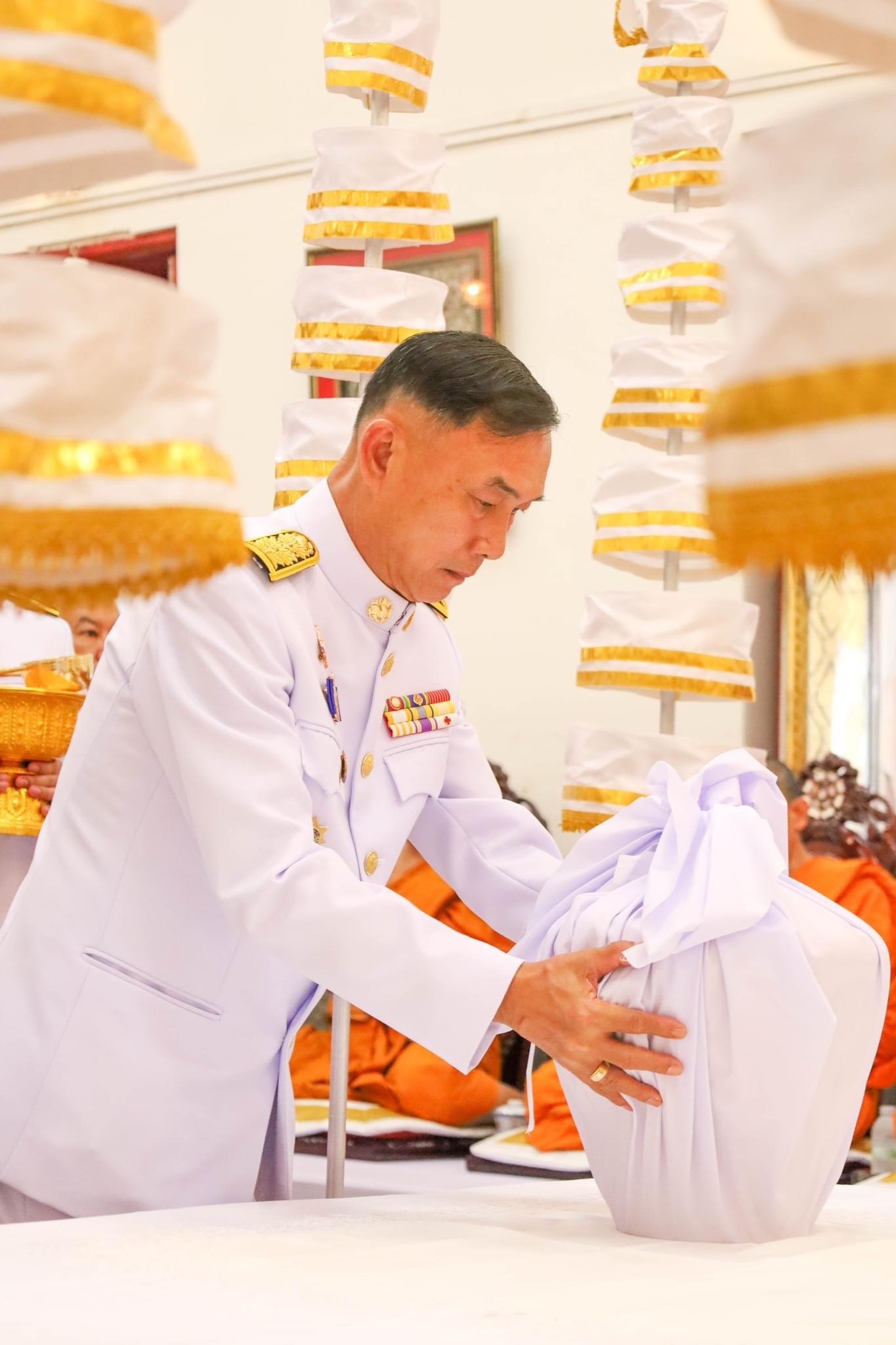 พช.สมุทรสงคราม ร่วมพิธีพลีกรรมตักน้ำจากแหล่งน้ำศักดิ์สิทธิ์