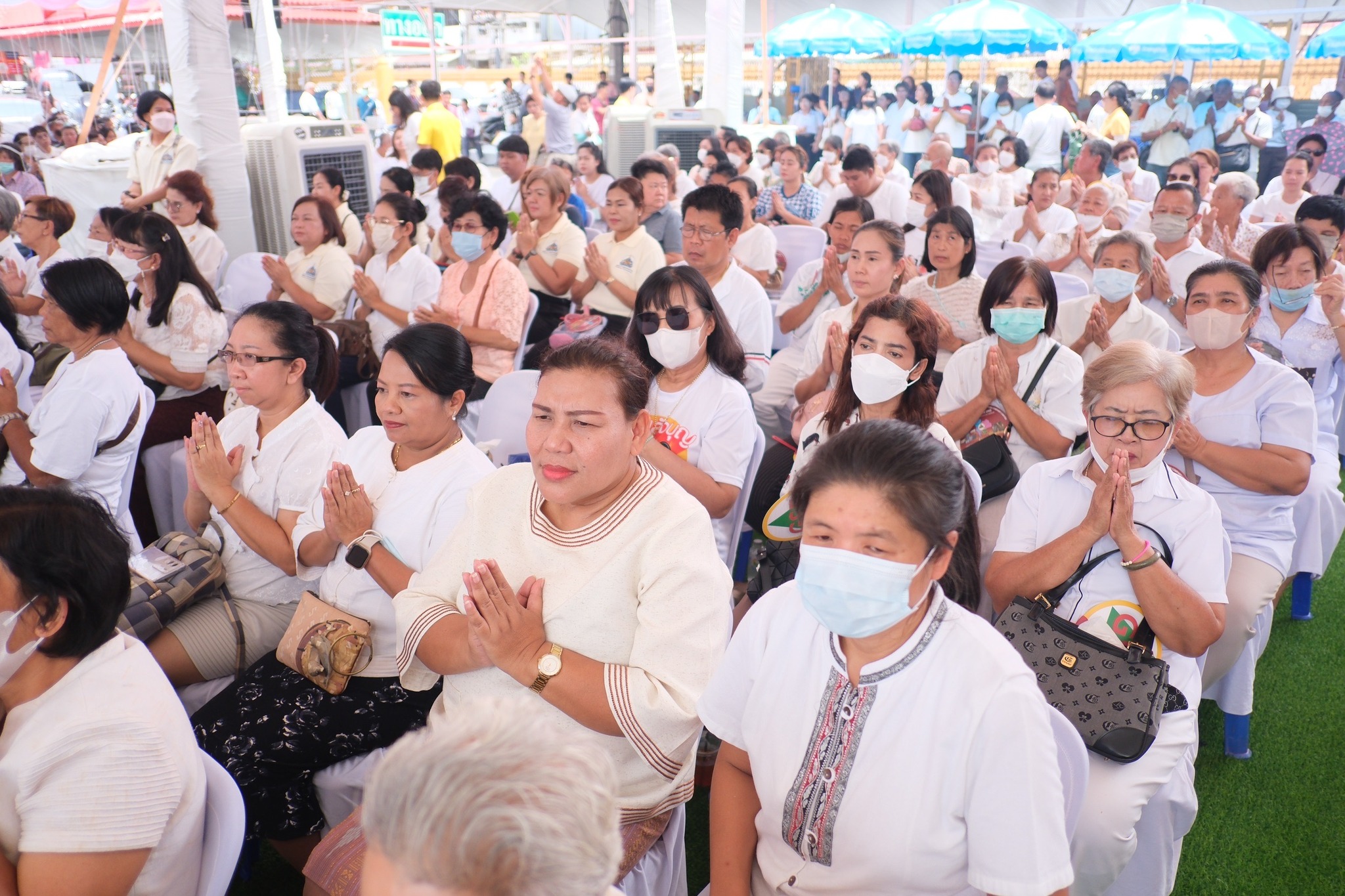 พช.สมุทรสงคราม ร่วมพิธีเททองหล่อ “หลวงพ่อบ้านแหลม” องค์จำลองใหญ่ที่สุดในโลก วาระที่ 2 ส่วนพระอุระ พระหัตถ์ และบาตร