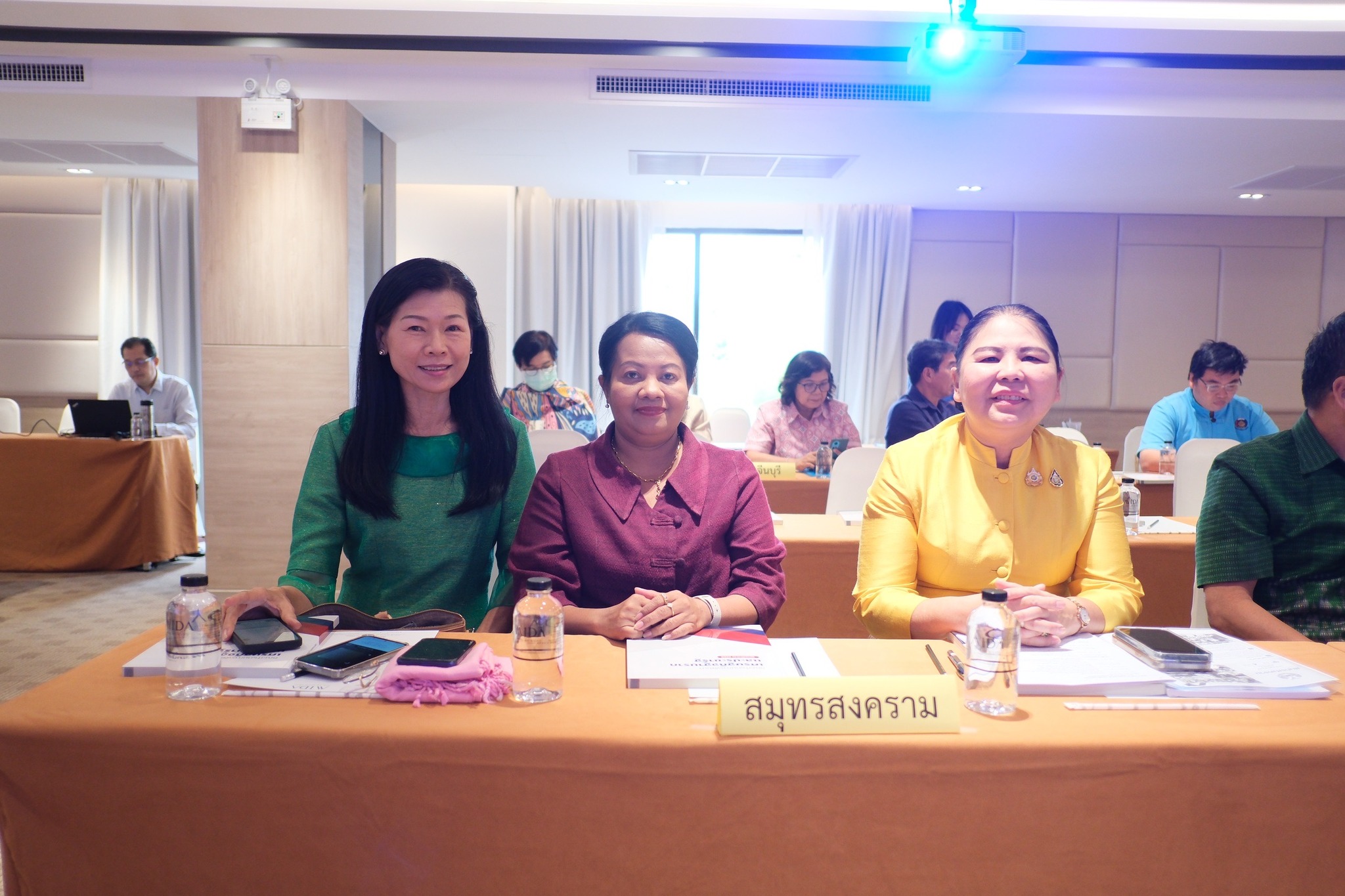 พช.สมุทรสงคราม ร่วมการประชุมเชิงปฏิบัติการพัฒนากลไกขับเคลื่อนการพัฒนาเศรษฐกิจฐานรากระดับประเทศ ภายใต้โครงการพัฒนาเศรษฐกิจฐานรากด้วยภาคีเครือข่าย