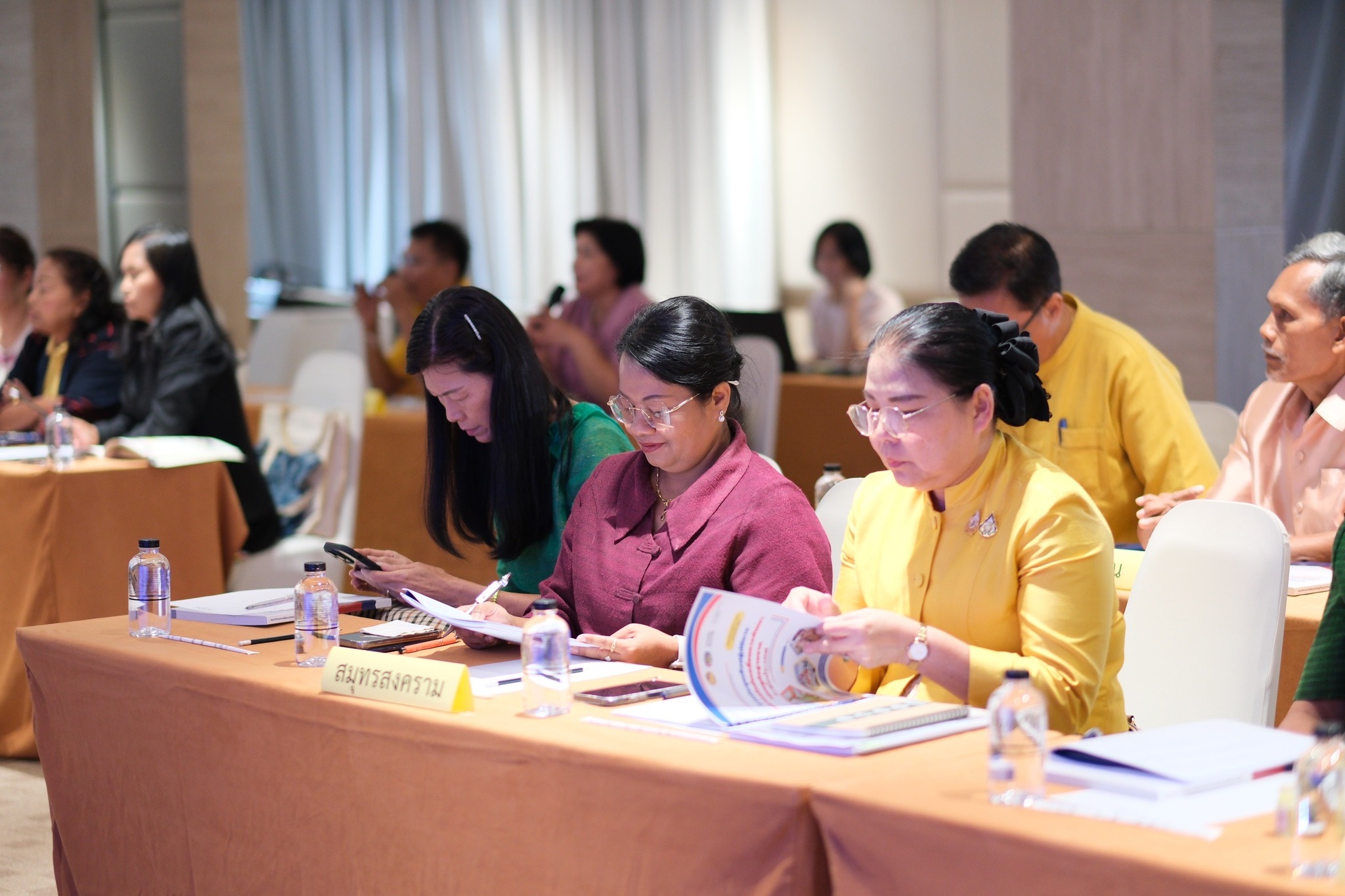 พช.สมุทรสงคราม ร่วมการประชุมเชิงปฏิบัติการพัฒนากลไกขับเคลื่อนการพัฒนาเศรษฐกิจฐานรากระดับประเทศ ภายใต้โครงการพัฒนาเศรษฐกิจฐานรากด้วยภาคีเครือข่าย