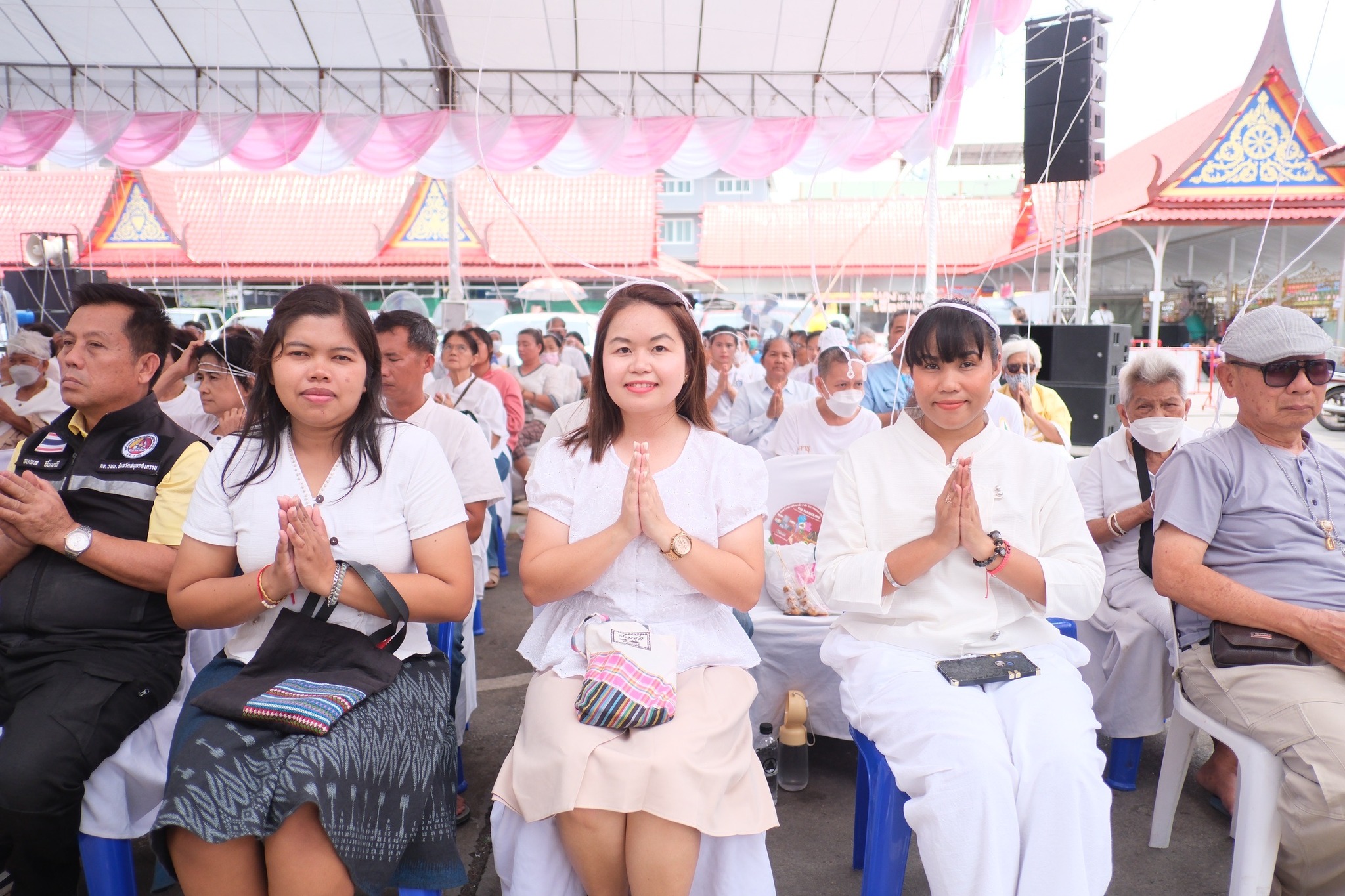 พช.สมุทรสงคราม ร่วมพิธีเททองหล่อ “หลวงพ่อบ้านแหลม” องค์จำลองใหญ่ที่สุดในโลก วาระที่ 2 ส่วนพระอุระ พระหัตถ์ และบาตร