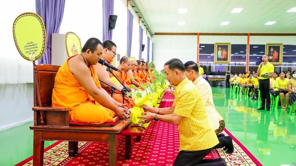 พช.สมุทรสงคราม ร่วมพิธีมอบเทียนพรรษาและพิธีทอดผ้าป่าต้นไม้พืชผลกินได้ “ชาวแม่กลอง รวมพลังชาวประชา ปลูกกล้วยน้ำว้า เฉลิมพระเกียรติพระบาทสมเด็จพระเจ้าอยู่หัว” และกิจกรรม “พลังบวร รวมใจ 1 วัด 1 ถนน ปลูกพืชผลกินได้” เนื่องในโอกาสมหามงคลเฉลิมพระชนมพรรษา 6 รอบ 28 กรกฎาคม 2567
