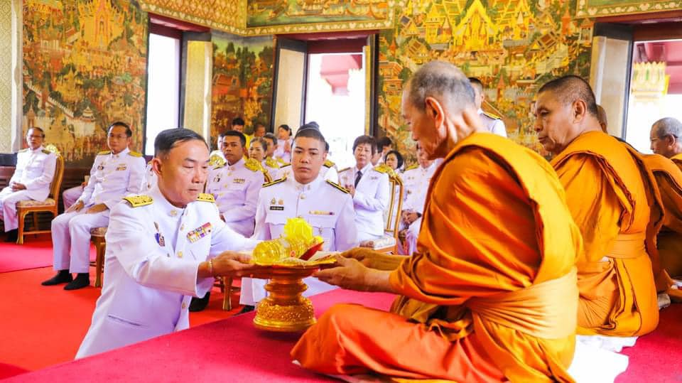พช.สมุทรสงคราม ร่วมพิธีถวายเทียนพรรษาพระราชทานพระบาทสมเด็จพระเจ้าอยู่หัว แก่วัดอัมพวันเจติยารามวรวิหาร