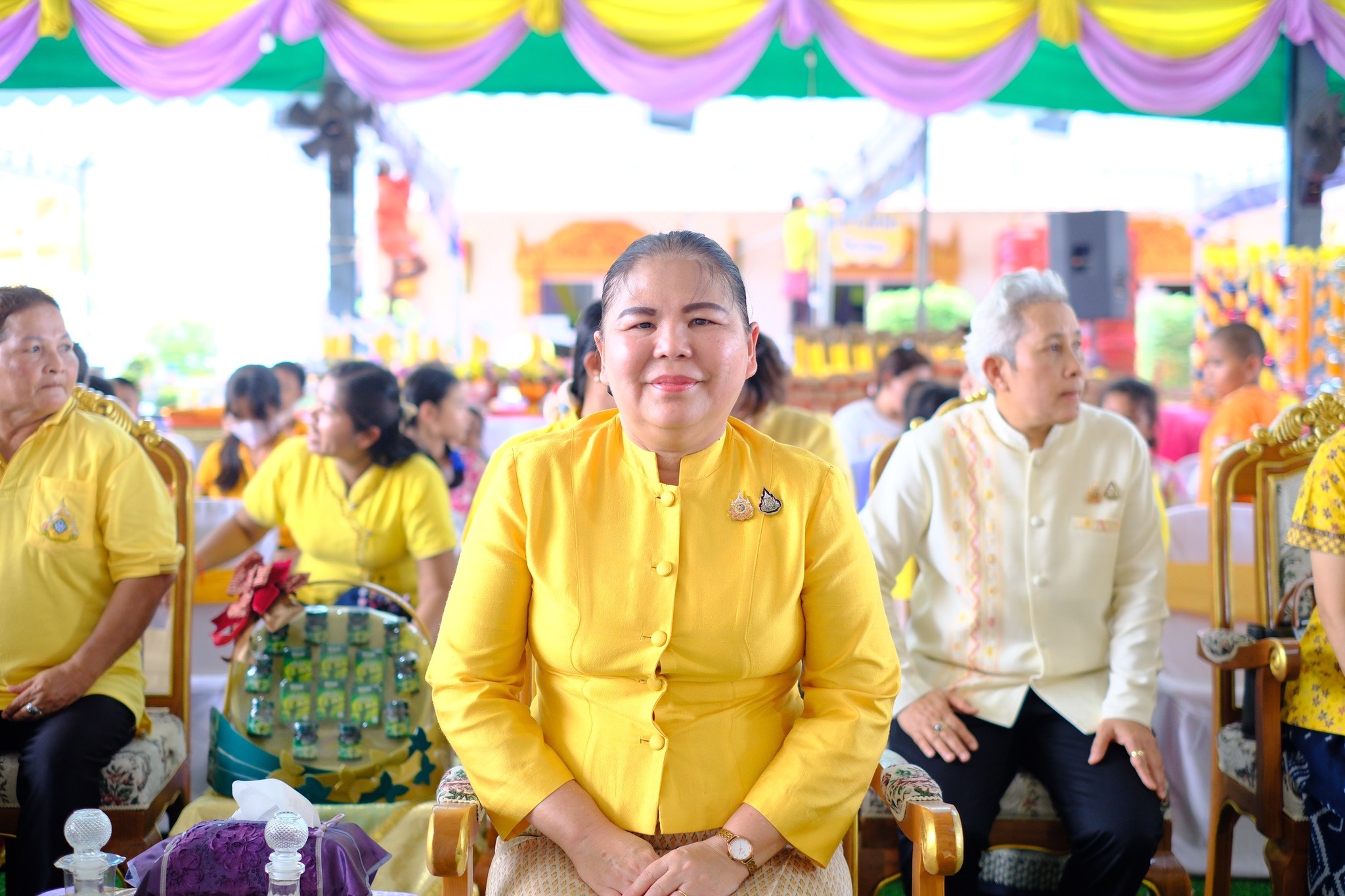 พช.สมุทรสงคราม ร่วมกับคณะกรรมการพัฒนาสตรีจังหวัดสมุทรสงคราม ผู้นำชุมชน และ พุทธศาสนิกชน ถวายเทียนพรรษา และร่วมกิจกรรมพลังบวรรวมใจ 1 วัด 1 ถนน ปลูกพืชผลกินได้ เพื่อถวายเป็นพุทธบูชาและถวายเป็นพระราชกุศลแด่ พระบาทสมเด็จพระเจ้าอยู่หัว เนื่องในโอกาสมหามงคลเฉลิมพระชนมพรรษา 6 รอบ 28 กรกฎาคม 2567