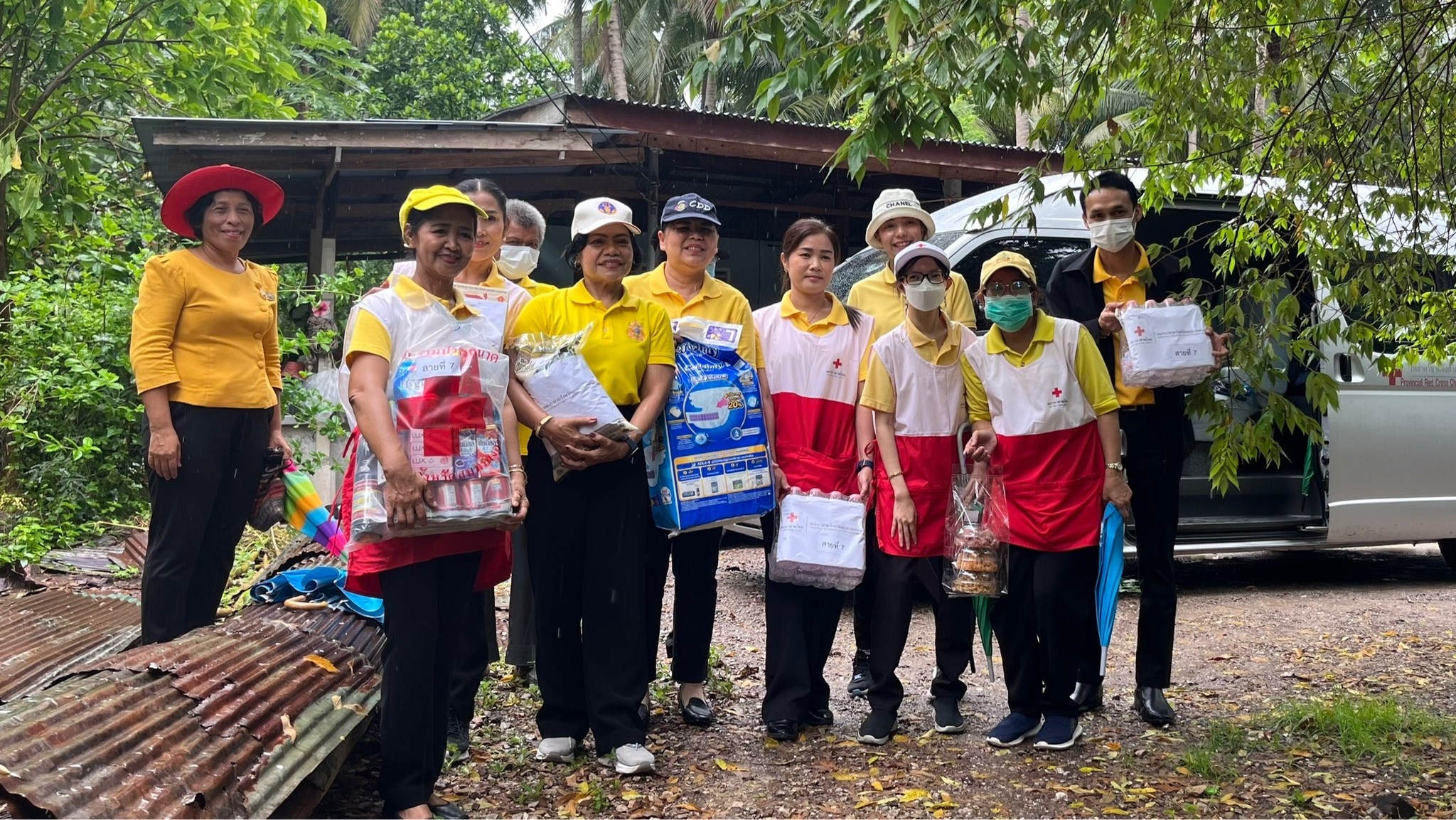 พช.สมุทรสงคราม ร่วมโครงการคาราวานจิตอาสา มอบคุณค่าสู่สังคม เพื่อเฉลิมพระเกียรติพระบาทสมเด็จพระเจ้าอยู่หัว องค์ราชูปถัมภกสภากาชาดไทย เนื่องในโอกาสพระราชพิธีมหามงคลเฉลิมพระชนมพรรษา 6 รอบ