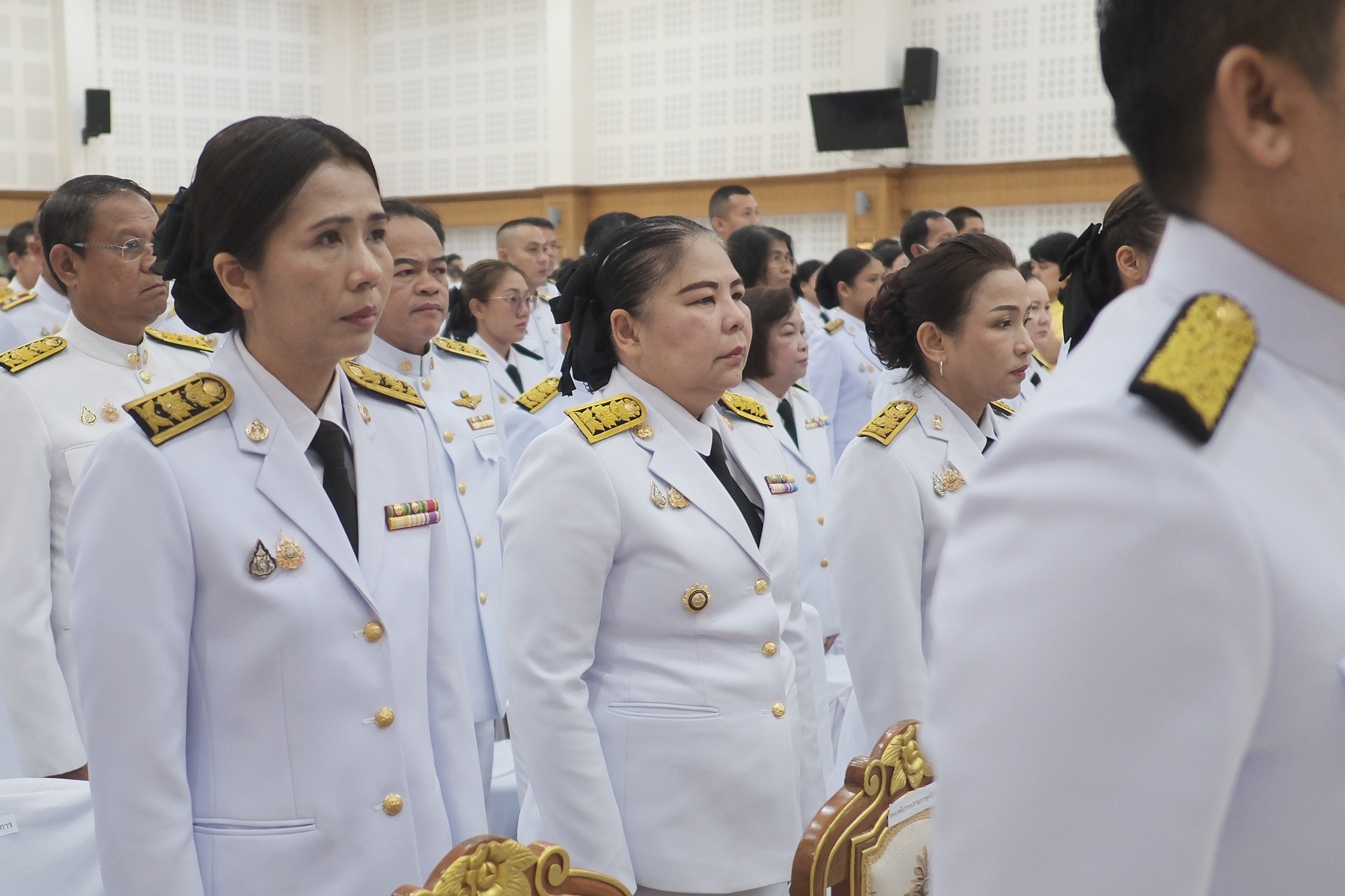 พช.สมุทรสงคราม ร่วมพิธีทำบุญตักบาตรถวายพระราชกุศล เนื่องในโอกาสพระราชพิธีมหามงคลเฉลิมพระชนมพรรษา 6 รอบ 28 กรกฎาคม 2567