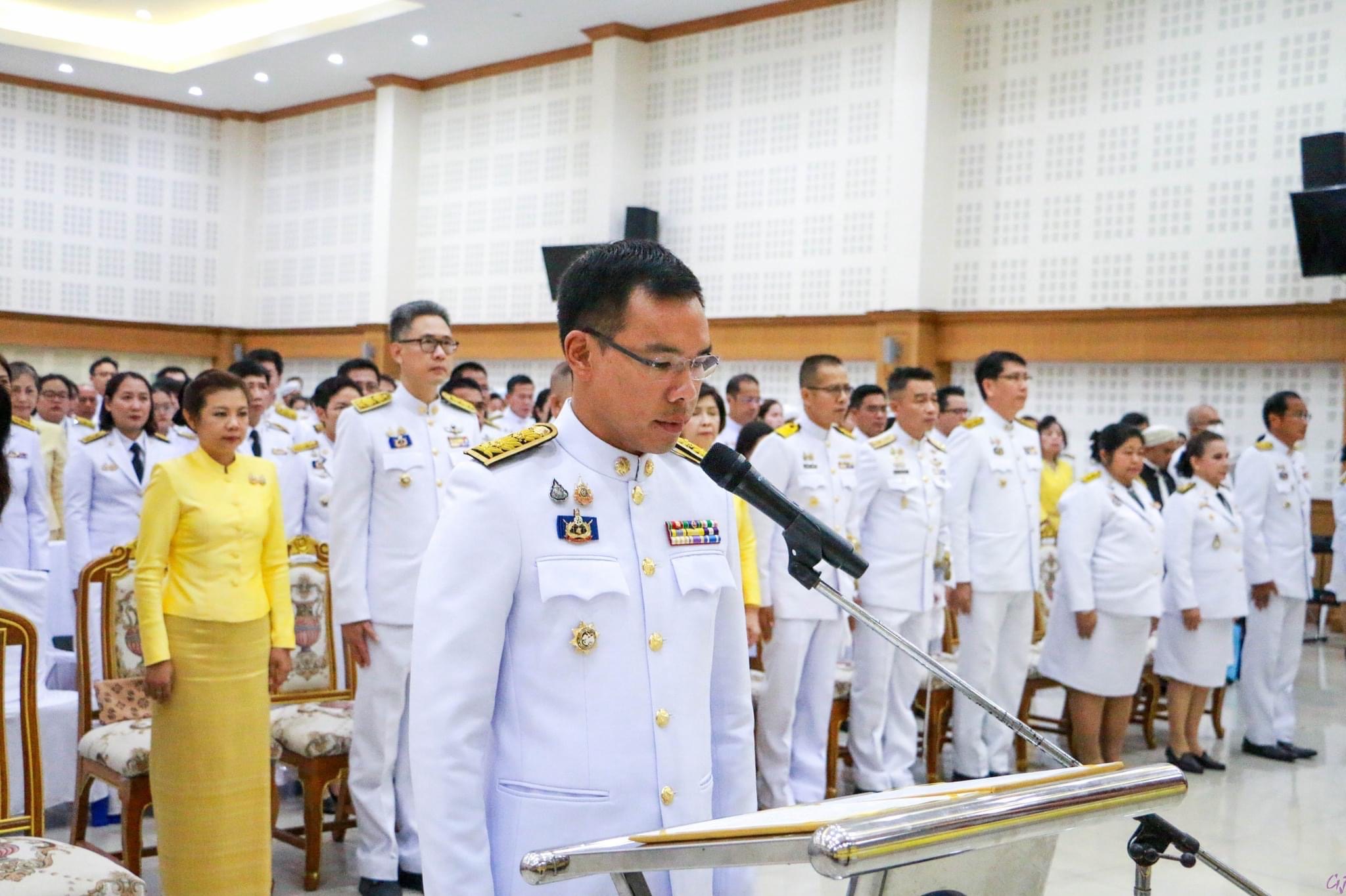 พช.สมุทรสงคราม ร่วมพิธีทำบุญตักบาตรถวายพระราชกุศล เนื่องในโอกาสพระราชพิธีมหามงคลเฉลิมพระชนมพรรษา 6 รอบ 28 กรกฎาคม 2567