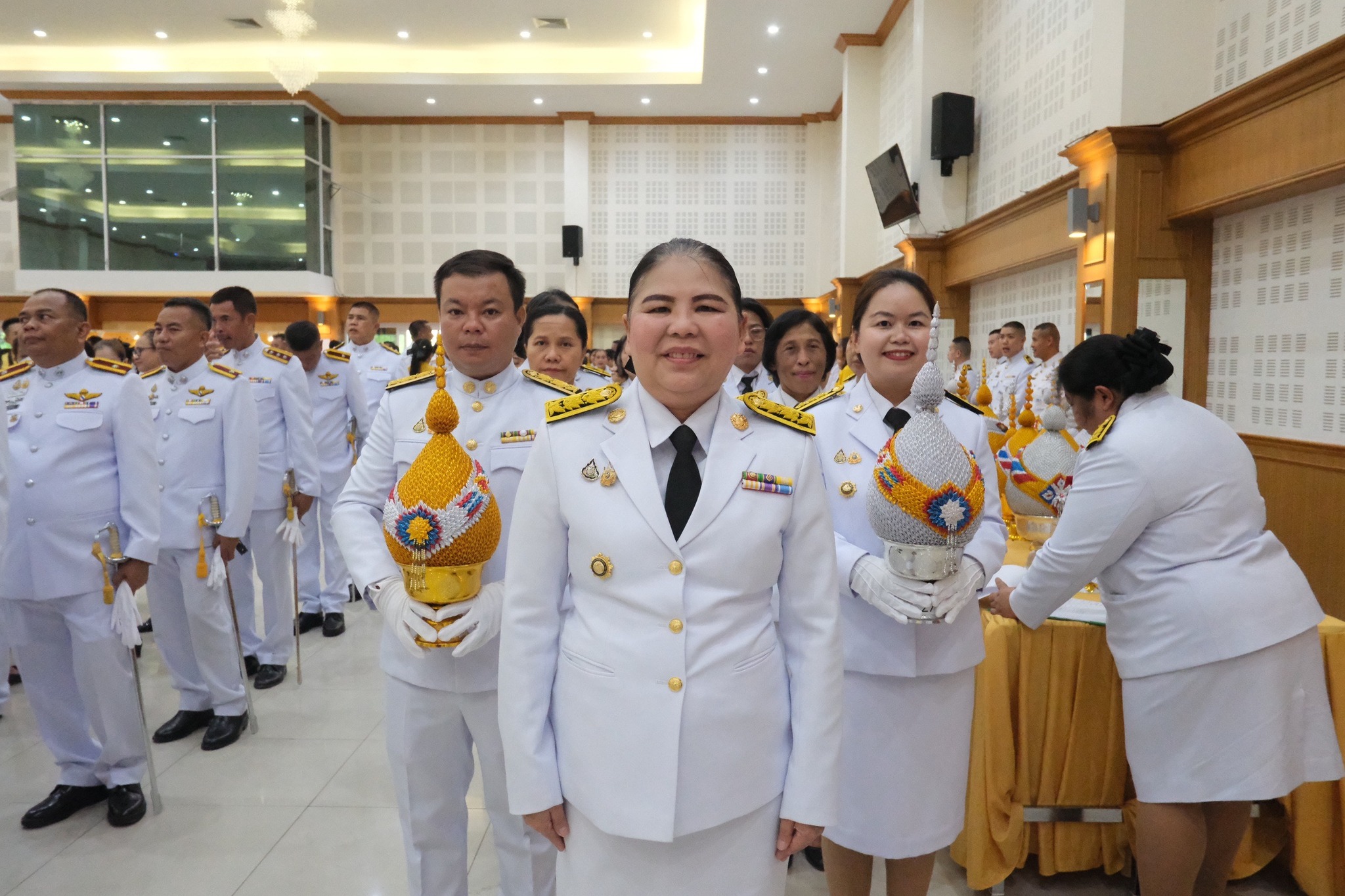 พช.สมุทรสงคราม ร่วมพิธีถวายเครื่องราชสักการะและวางพานพุ่มเงินพุ่มทอง และพิธีจุดเทียนถวายพระพรชัยมงคล ถวายแด่พระบาทสมเด็จพระเจ้าอยู่หัว เนื่องในโอกาสพระราชพิธีมหามงคลเฉลิมพระชนมพรรษา 6 รอบ 28 กรกฎาคม 2567