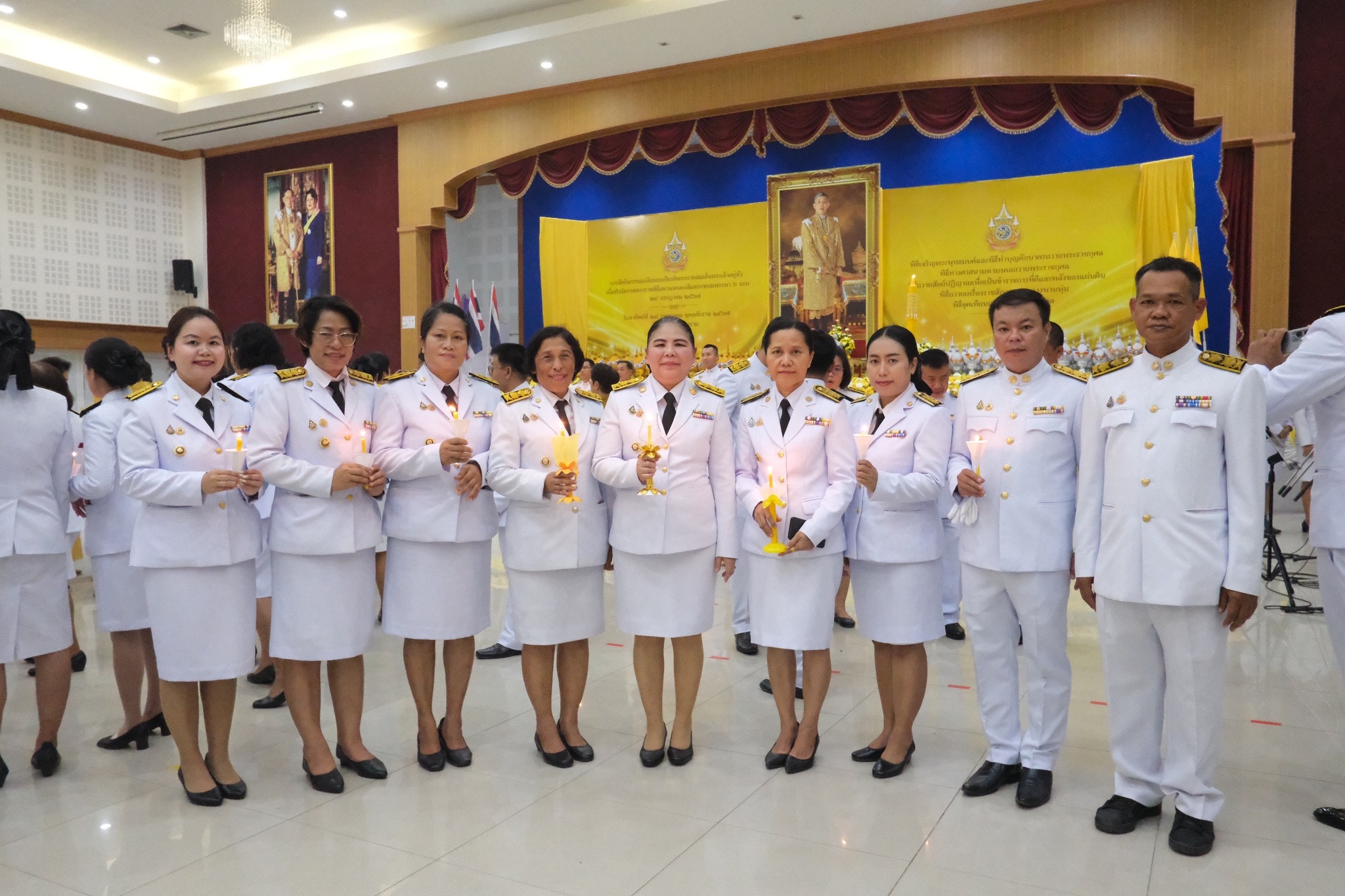 พช.สมุทรสงคราม ร่วมพิธีถวายเครื่องราชสักการะและวางพานพุ่มเงินพุ่มทอง และพิธีจุดเทียนถวายพระพรชัยมงคล ถวายแด่พระบาทสมเด็จพระเจ้าอยู่หัว เนื่องในโอกาสพระราชพิธีมหามงคลเฉลิมพระชนมพรรษา 6 รอบ 28 กรกฎาคม 2567