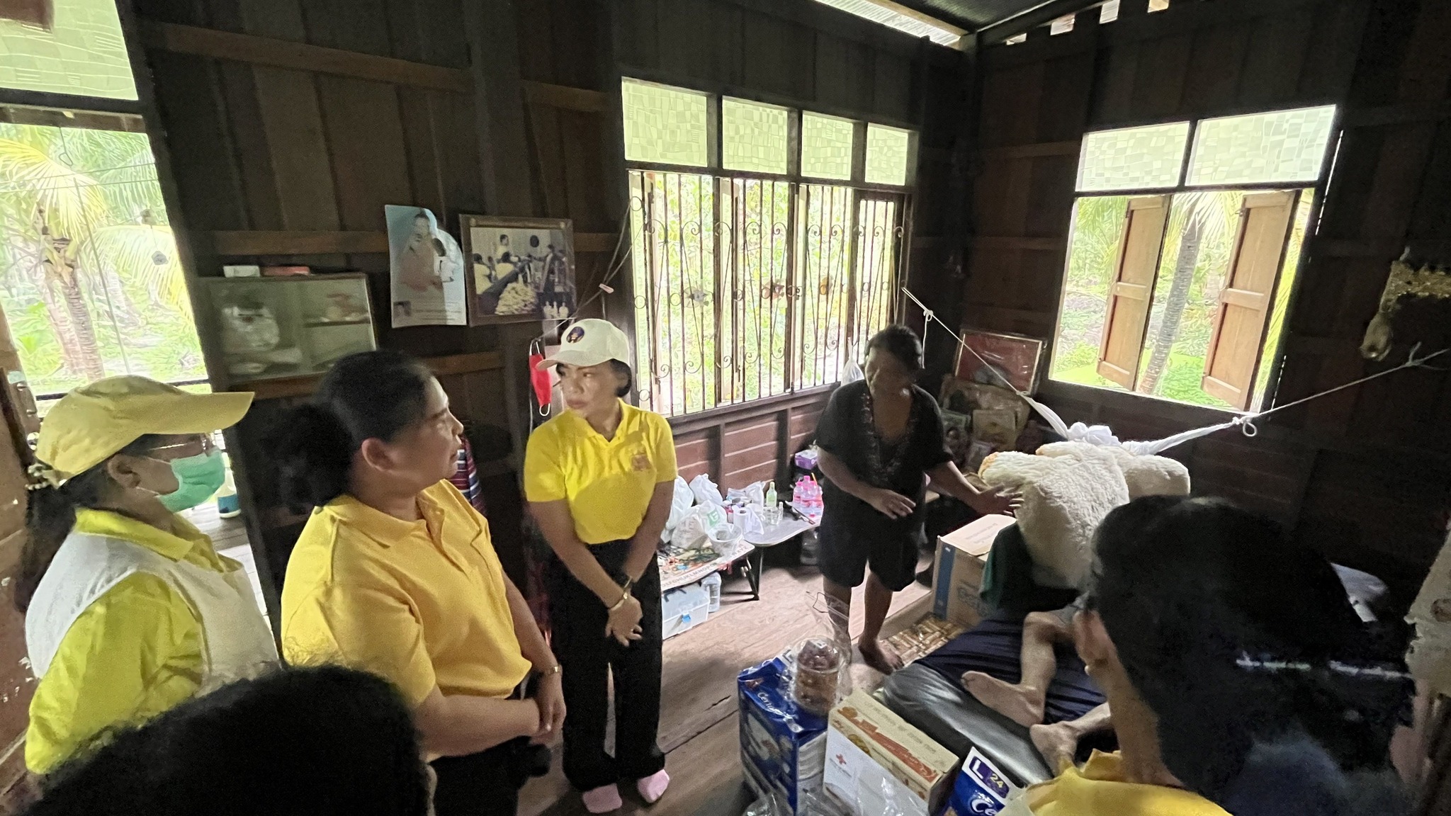 พช.สมุทรสงคราม ร่วมโครงการคาราวานจิตอาสา มอบคุณค่าสู่สังคม เพื่อเฉลิมพระเกียรติพระบาทสมเด็จพระเจ้าอยู่หัว องค์ราชูปถัมภกสภากาชาดไทย เนื่องในโอกาสพระราชพิธีมหามงคลเฉลิมพระชนมพรรษา 6 รอบ