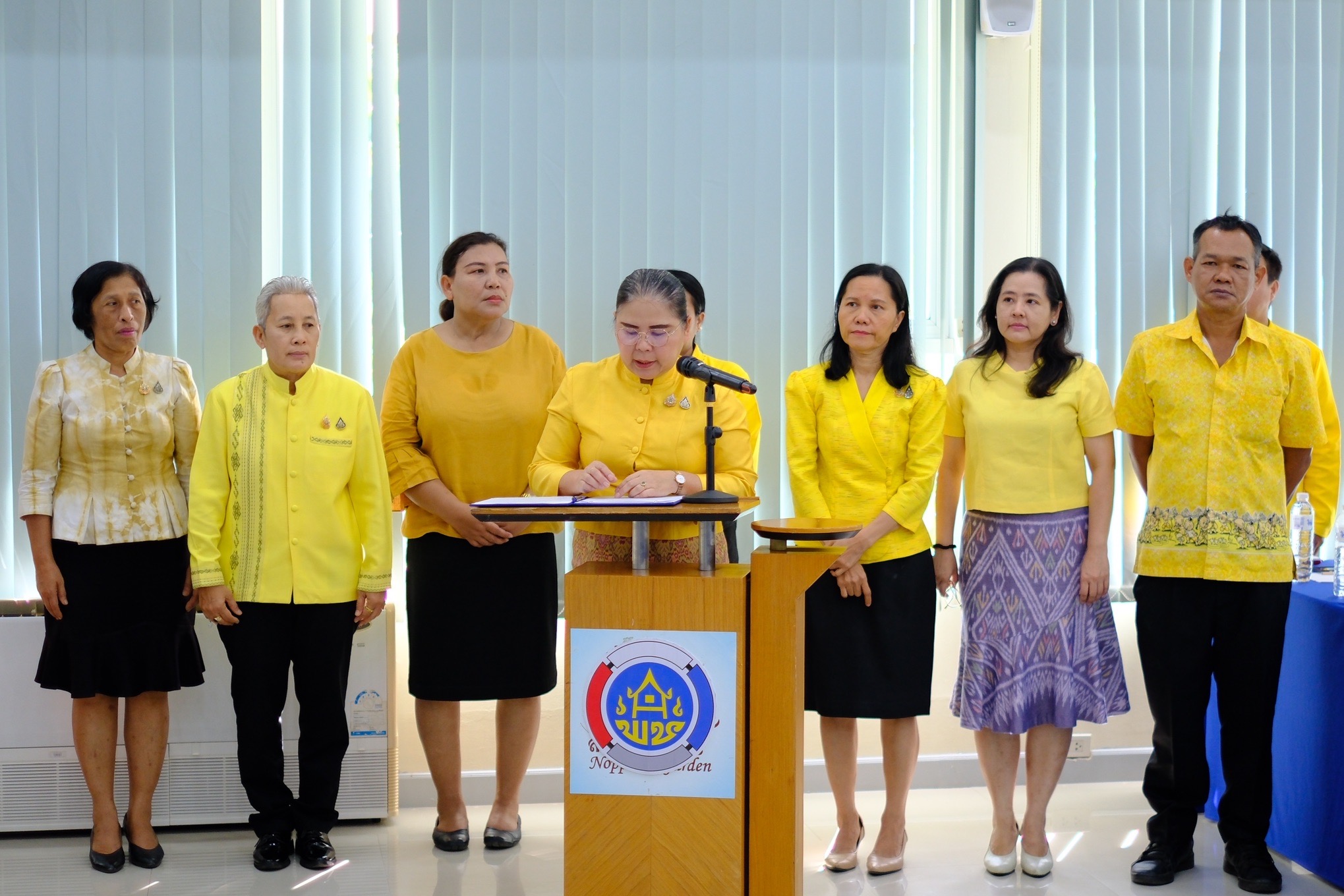 จังหวัดสมุทรสงคราม ดำเนินโครงการมหกรรมความสำเร็จการขจัดความยากจนและพัฒนาคนทุกช่วงวัยอย่างยั่งยืน ตามหลักปรัชญาของเศรษฐกิจพอเพียง