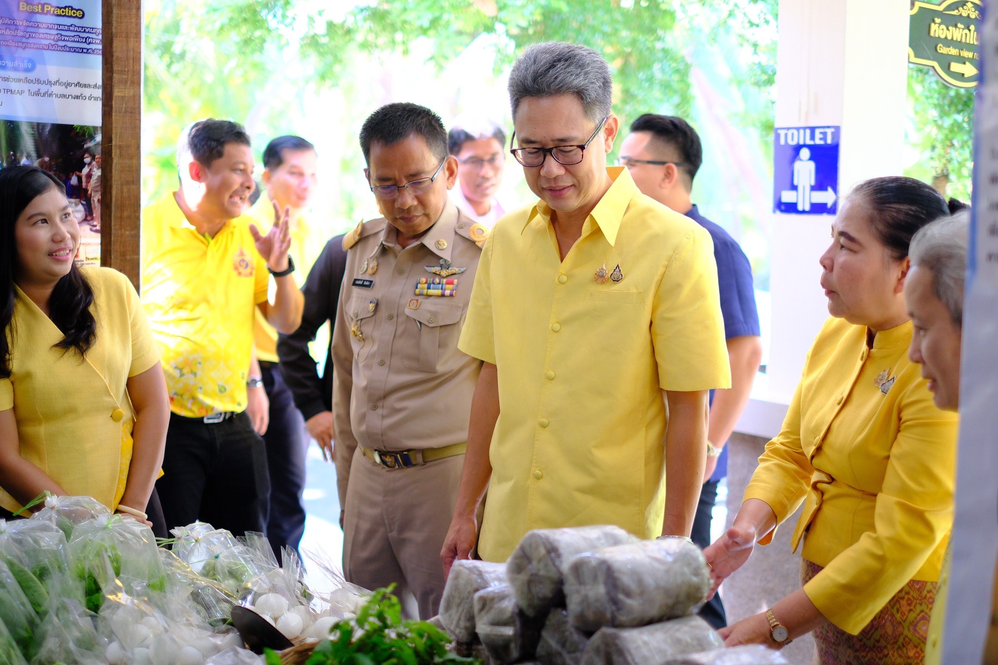 จังหวัดสมุทรสงคราม ดำเนินโครงการมหกรรมความสำเร็จการขจัดความยากจนและพัฒนาคนทุกช่วงวัยอย่างยั่งยืน ตามหลักปรัชญาของเศรษฐกิจพอเพียง