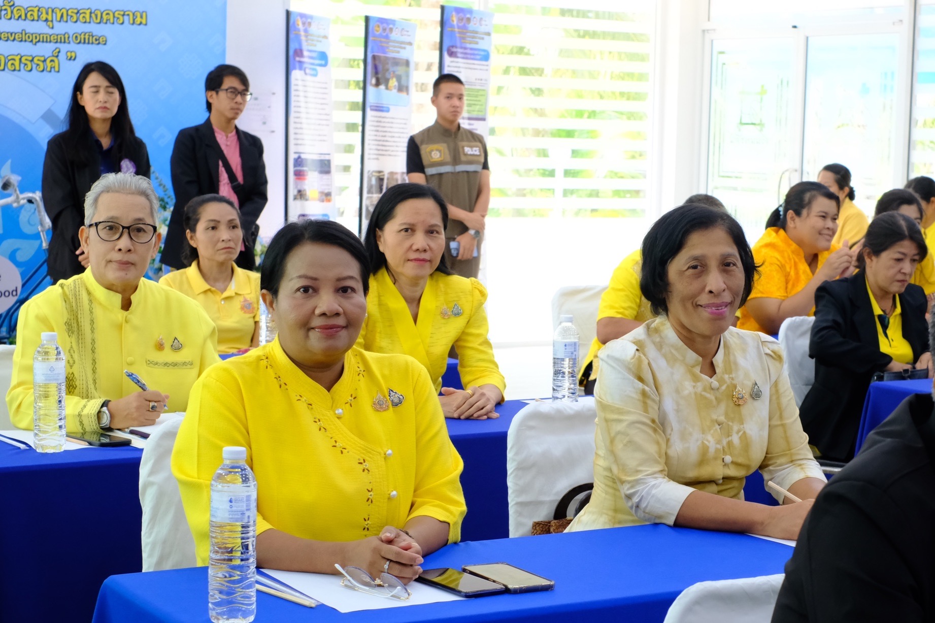 จังหวัดสมุทรสงคราม ดำเนินโครงการมหกรรมความสำเร็จการขจัดความยากจนและพัฒนาคนทุกช่วงวัยอย่างยั่งยืน ตามหลักปรัชญาของเศรษฐกิจพอเพียง