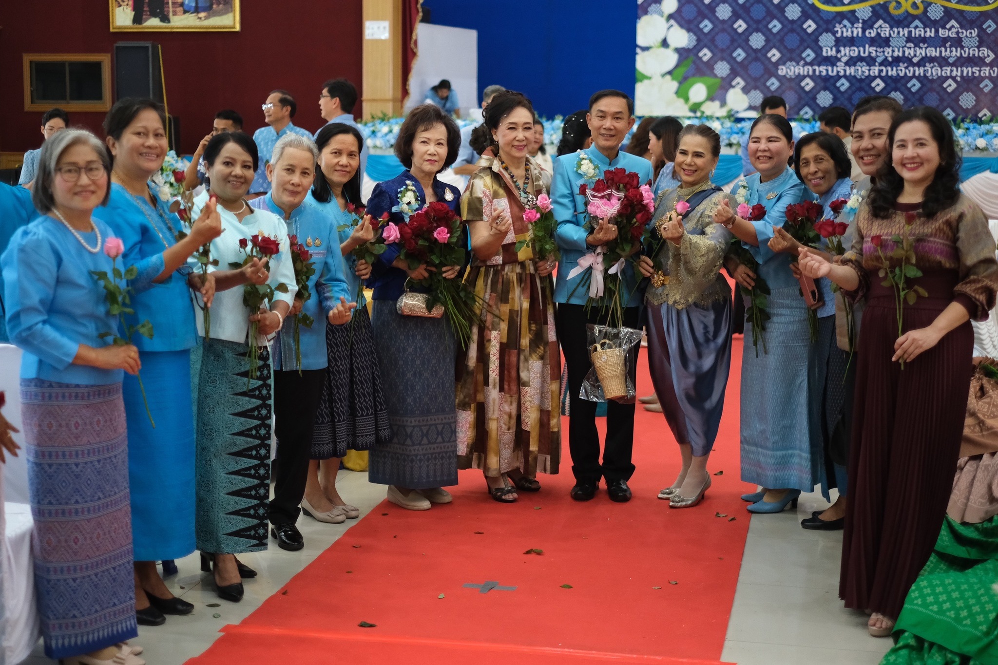 สตรีสมุทรสงครามรวมพลัง จัดกิจกรรมวันแม่แห่งชาติและวันสตรีไทย จังหวัดสมุทรสงคราม ประจำปี 2567 โครงการ “สตรีสมุทรสงคราม สืบสาน อนุรักษ์ศิลป์ ผ้าถิ่นแม่กลอง” เนื่องในวันสตรีไทยและวันแม่แห่งชาติ ประจำปี 2567