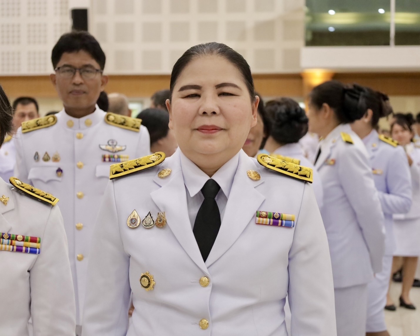 พช.สมุทรสงคราม จัดพิธีถวายเครื่องราชสักการะและวางพานพุ่มเงินพุ่มทอง และพิธีจุดเทียนถวายพระพรชัยมงคล ถวายแด่สมเด็จพระนางเจ้าสิริกิติ์ พระบรมราชินีนาถ พระบรมราชชนนีพันปีหลวง