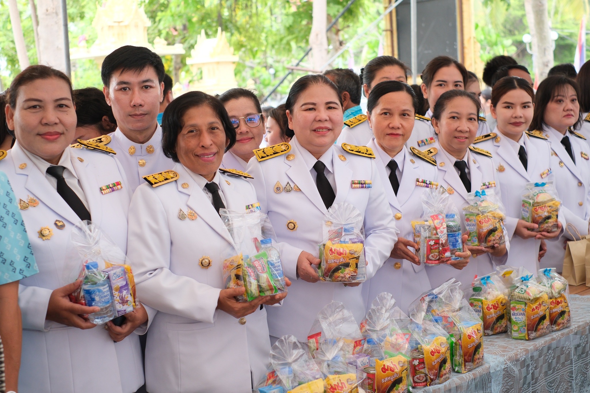 พช.สมุทรสงคราม ร่วมพิธีเจริญพระพุทธมนต์และทำบุญตักบาตรถวายพระราชกุศล เนื่องในโอกาสวันเฉลิมพระชนมพรรษา สมเด็จพระนางเจ้าสิริกิติ์ พระบรมราชินีนาถพระบรมราชชนนีพันปีหลวง 12 สิงหาคม 2567