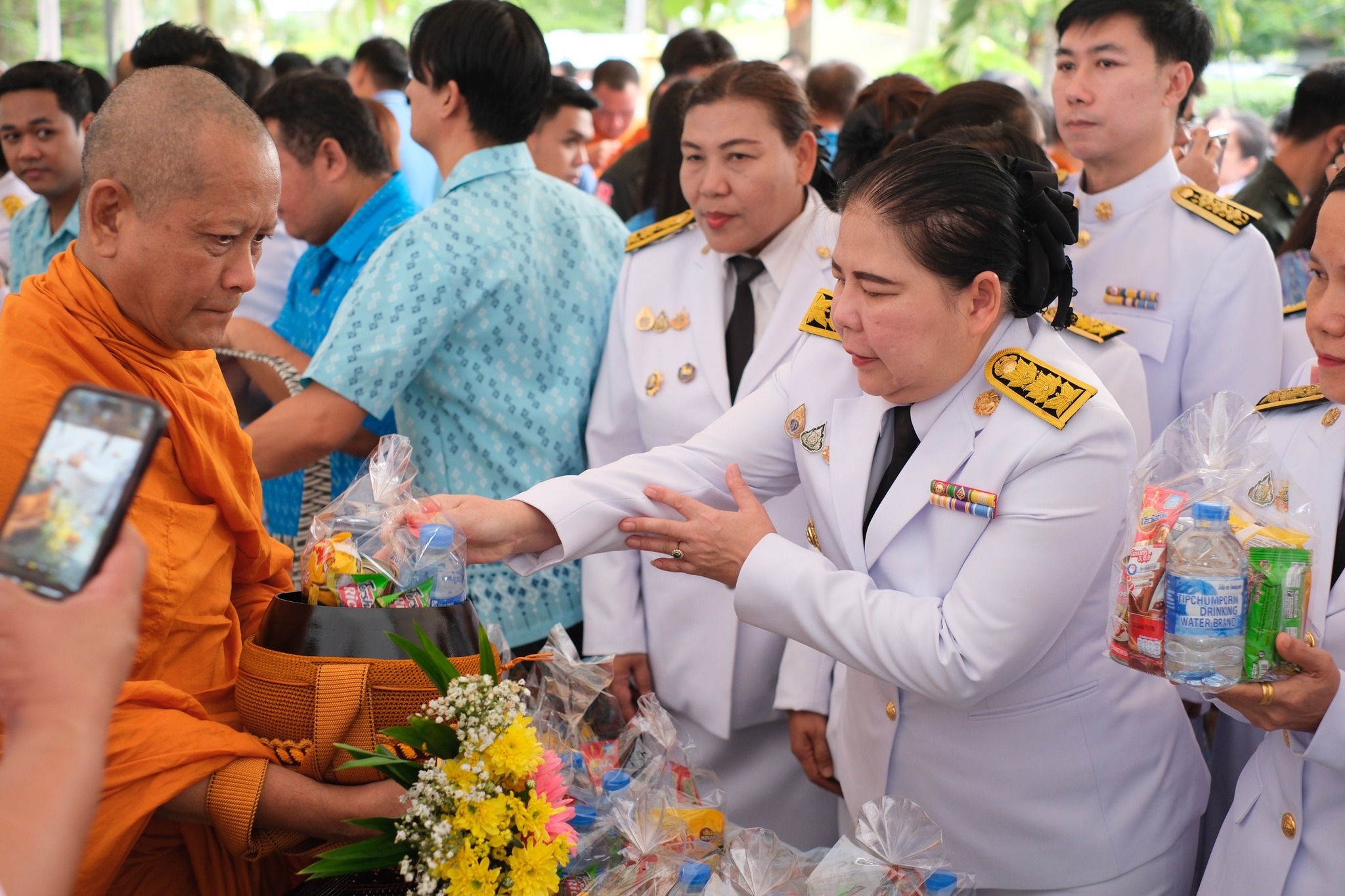 พช.สมุทรสงคราม ร่วมพิธีเจริญพระพุทธมนต์และทำบุญตักบาตรถวายพระราชกุศล เนื่องในโอกาสวันเฉลิมพระชนมพรรษา สมเด็จพระนางเจ้าสิริกิติ์ พระบรมราชินีนาถพระบรมราชชนนีพันปีหลวง 12 สิงหาคม 2567