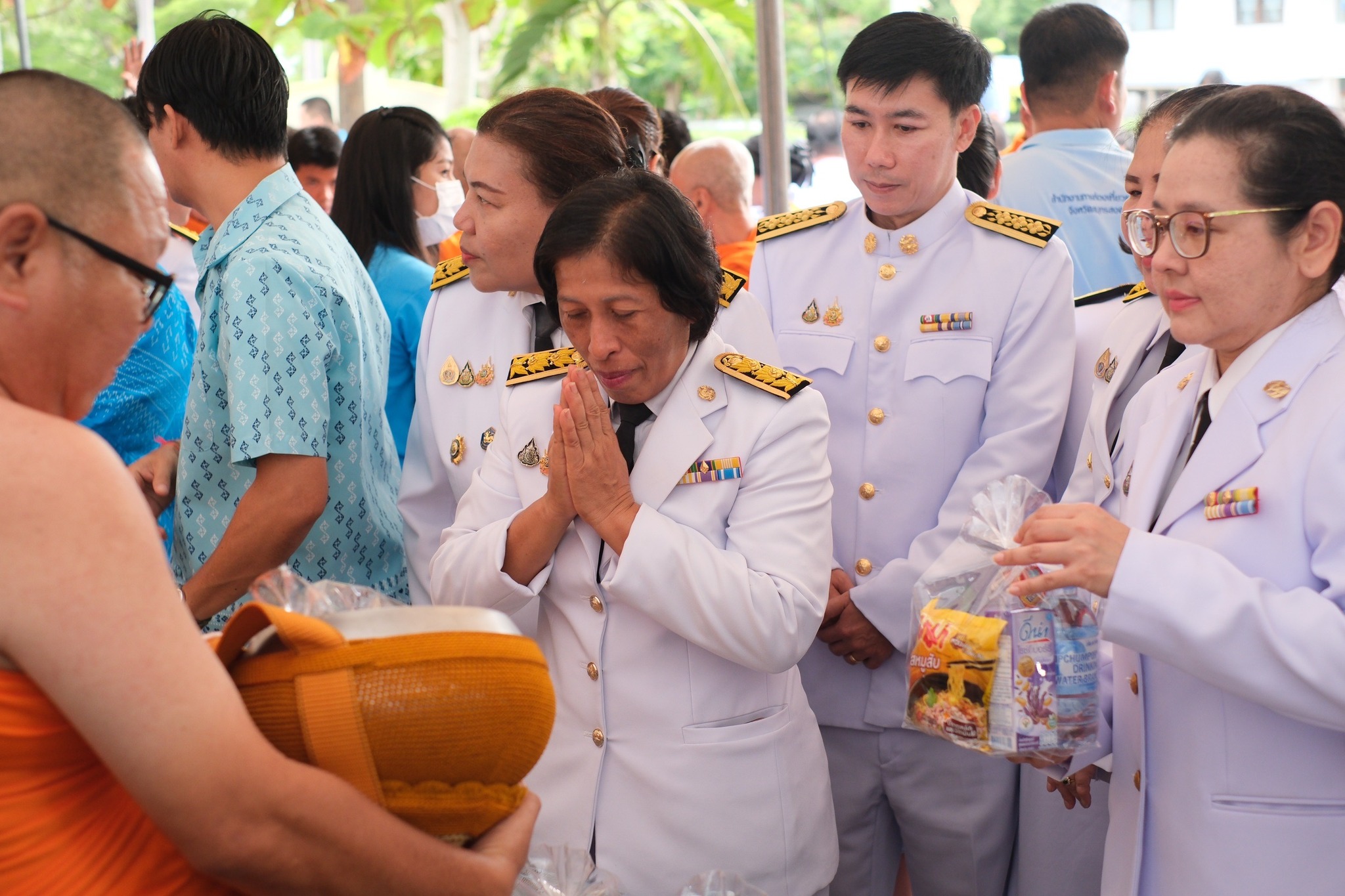 พช.สมุทรสงคราม ร่วมพิธีเจริญพระพุทธมนต์และทำบุญตักบาตรถวายพระราชกุศล เนื่องในโอกาสวันเฉลิมพระชนมพรรษา สมเด็จพระนางเจ้าสิริกิติ์ พระบรมราชินีนาถพระบรมราชชนนีพันปีหลวง 12 สิงหาคม 2567