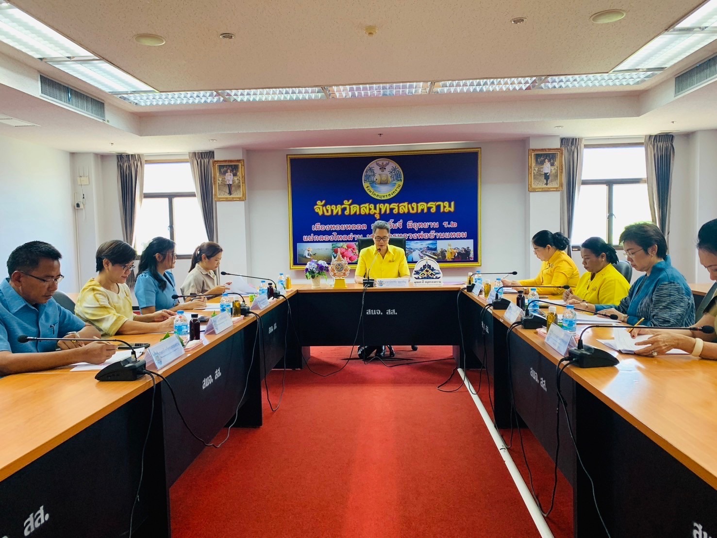 พช.สมุทรสงคราม ดำเนินการพิจารณากลั่นกรองการประกวดผ้าลายพระราชทาน “ผ้าลายสิริวชิราภรณ์” และงานหัตถกรรม ระดับจังหวัด ประจำปี 2567