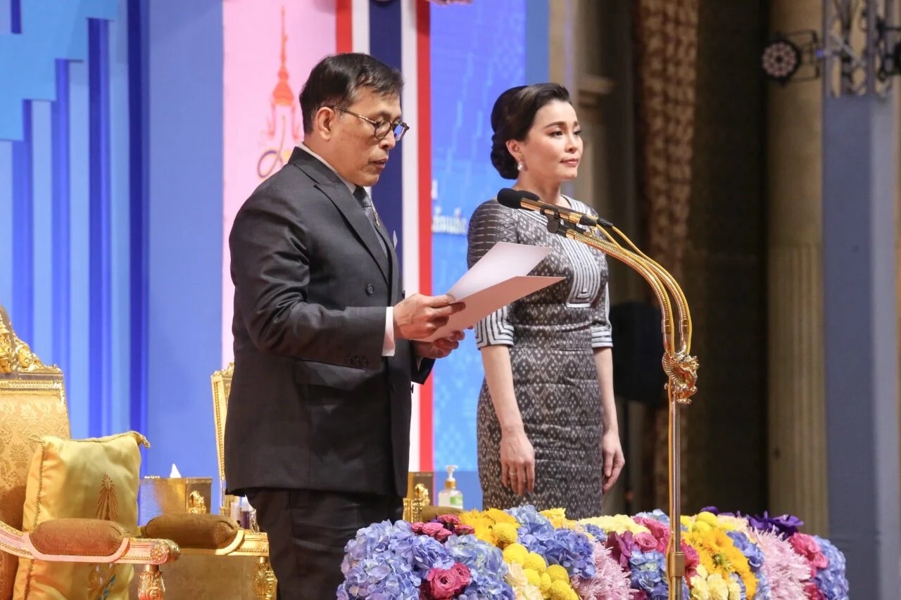 จังหวัดสมุทรสงคราม เฝ้าฯ รับเสด็จพระบาทสมเด็จพระเจ้าอยู่หัว และสมเด็จพระนางเจ้าฯ พระบรมราชินี เสด็จฯ เนื่องในโอกาสทรงเป็นประธานในงานมหกรรมกองทุนแม่ของแผ่นดิน ประจำปี 2567