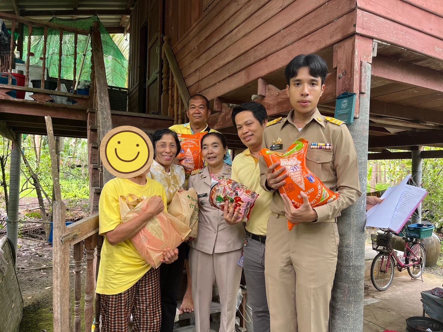 พช.สมุทรสงคราม ลงพื้นที่ติดตามการดำเนินงานการบริหารการจัด เก็บและใช้ประโยชน์ ข้อมูลความจำเป็นพื้นฐาน (จปฐ.) จังหวัดสมุทรสงคราม ประจําปีงบประมาณ พ.ศ. 2567