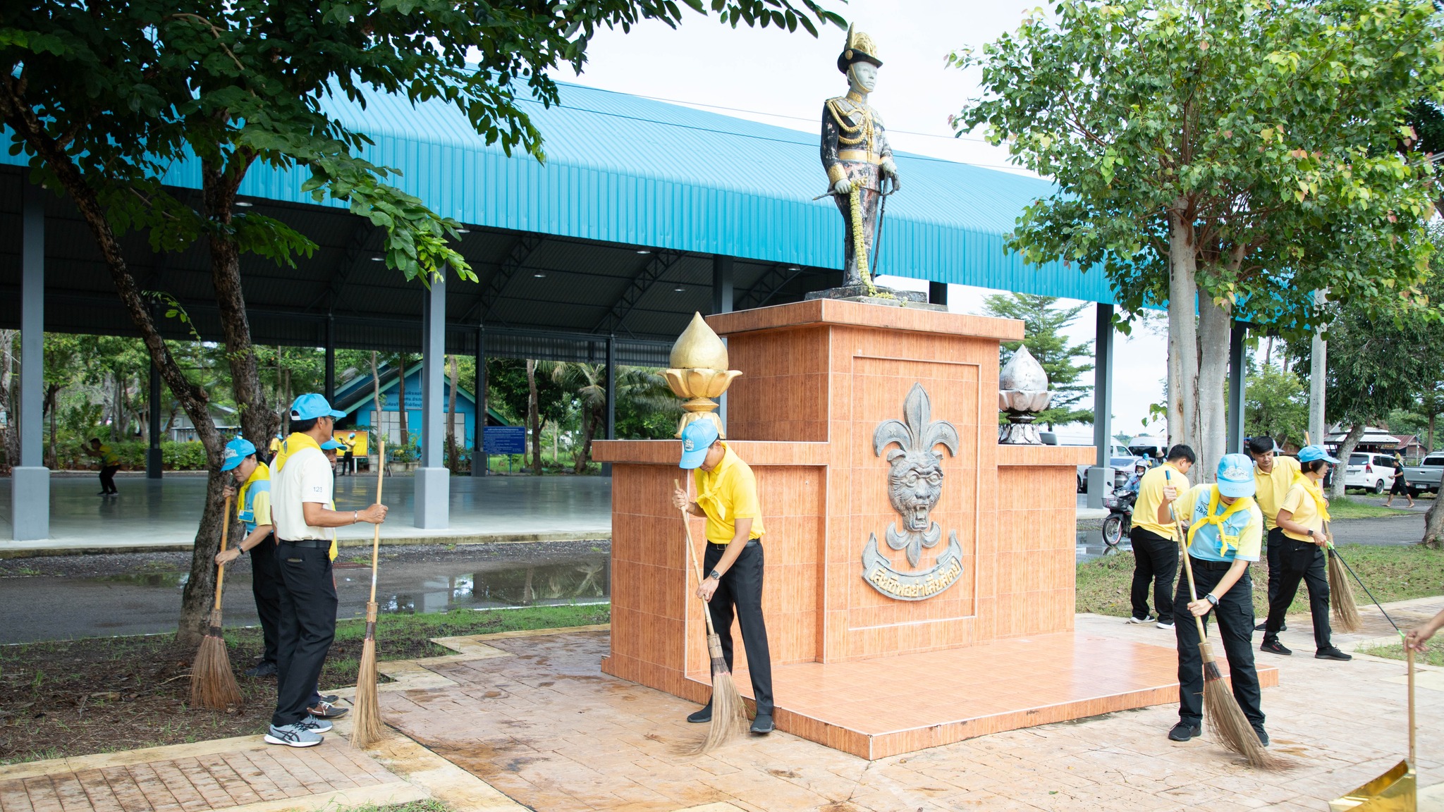 พช.สมุทรสงคราม ร่วมกิจกรรมจิตอาสาพัฒนา เนื่องในวันคล้ายวันสวรรคตพระบาทสมเด็จพระจุลจอมเกล้าเจ้าอยู่หัว (วันปิยมหาราช)