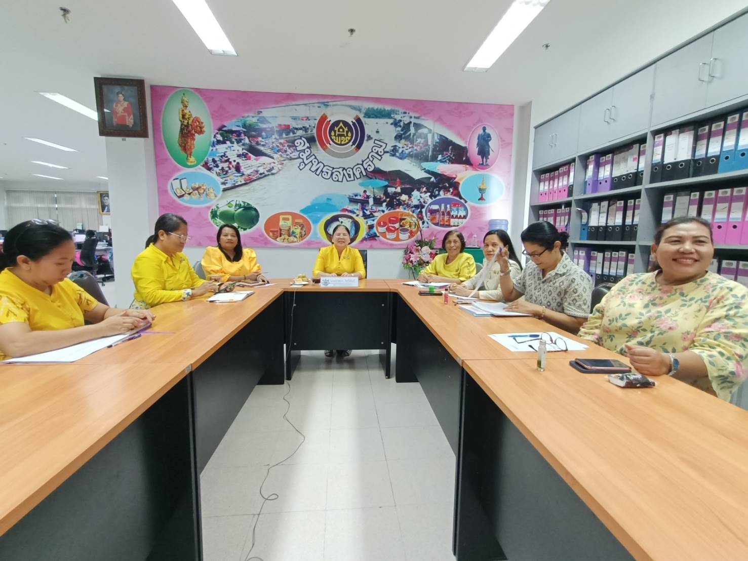 พช.สมุทรสงคราม ร่วมรับฟังการประชุมคณะกรรมการติดตามเร่งรัด การใช้จ่ายงบประมาณรายจ่ายประจำปีงบประมาณ พ.ศ. 2567 ของกรมการพัฒนาชุมชน ครั้งที่ 6/2567 ผ่านระบบวีดิทัศน์ทางไกล (Video Conference)