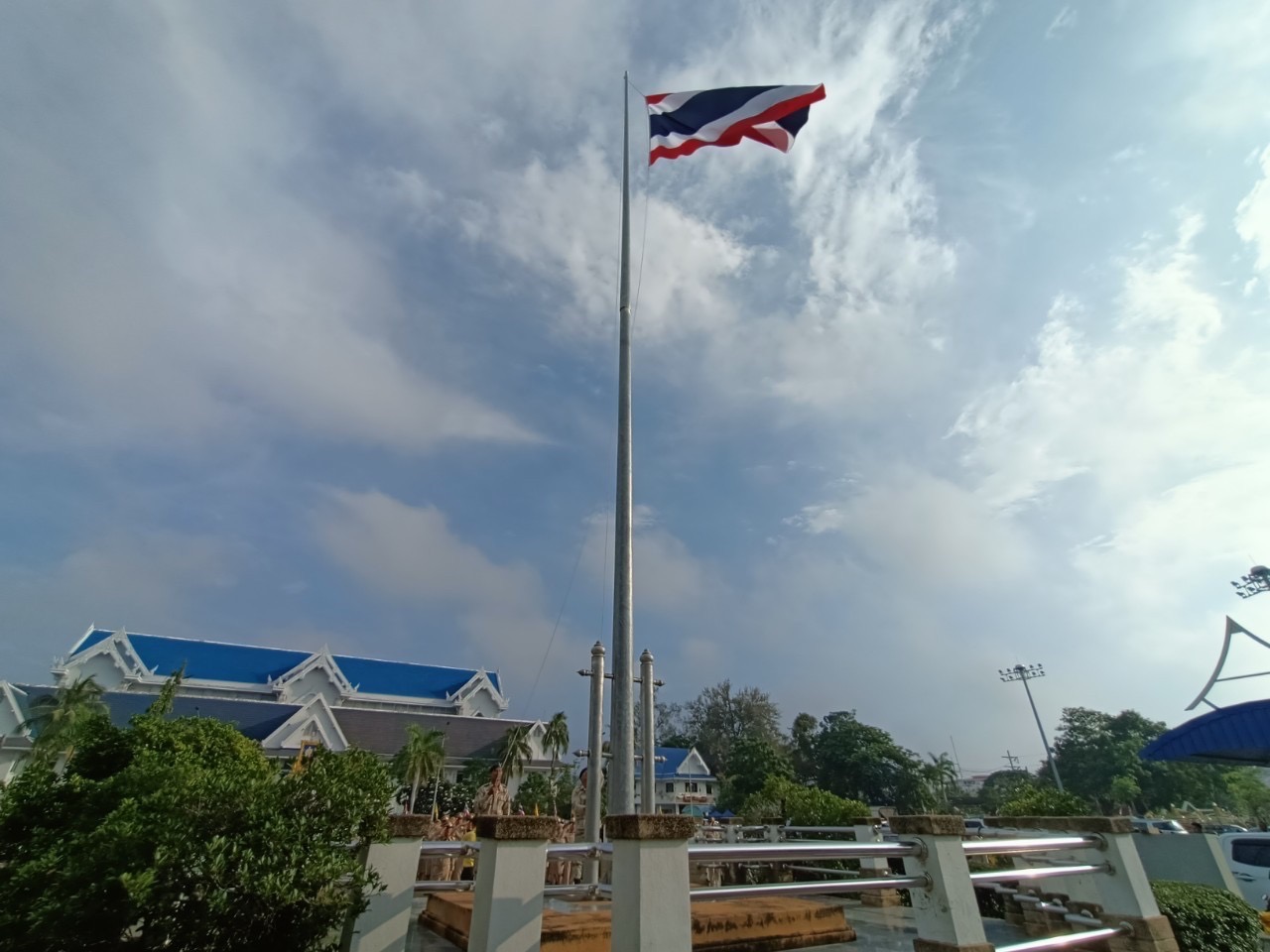พช.สมุทรสงคราม ร่วมกิจกรรมเนื่องในวันพระราชทานธงชาติไทย 28 กันยายน (Thai National Flag Day) ประจำปี 2567