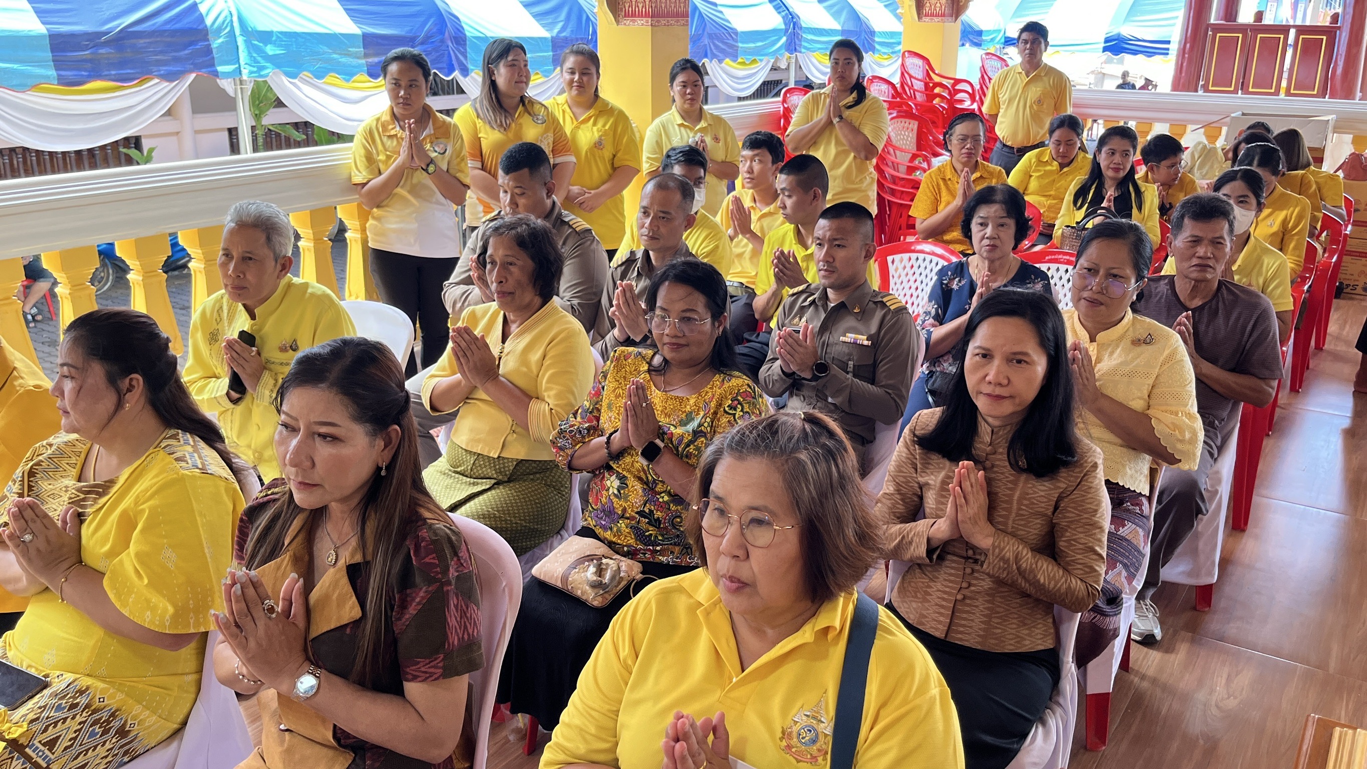 พช.สมุทรสงคราม ร่วมพิธีเจริญพระพุทธมนต์เฉลิมพระเกียรติถวายพระพรชัยมงคลแด่พระบาทสมเด็จพระเจ้าอยู่หัว เนื่องในโอกาสวันเฉลิมพระชนมพรรษา 6 รอบ 28 กรกฎาคม 2567