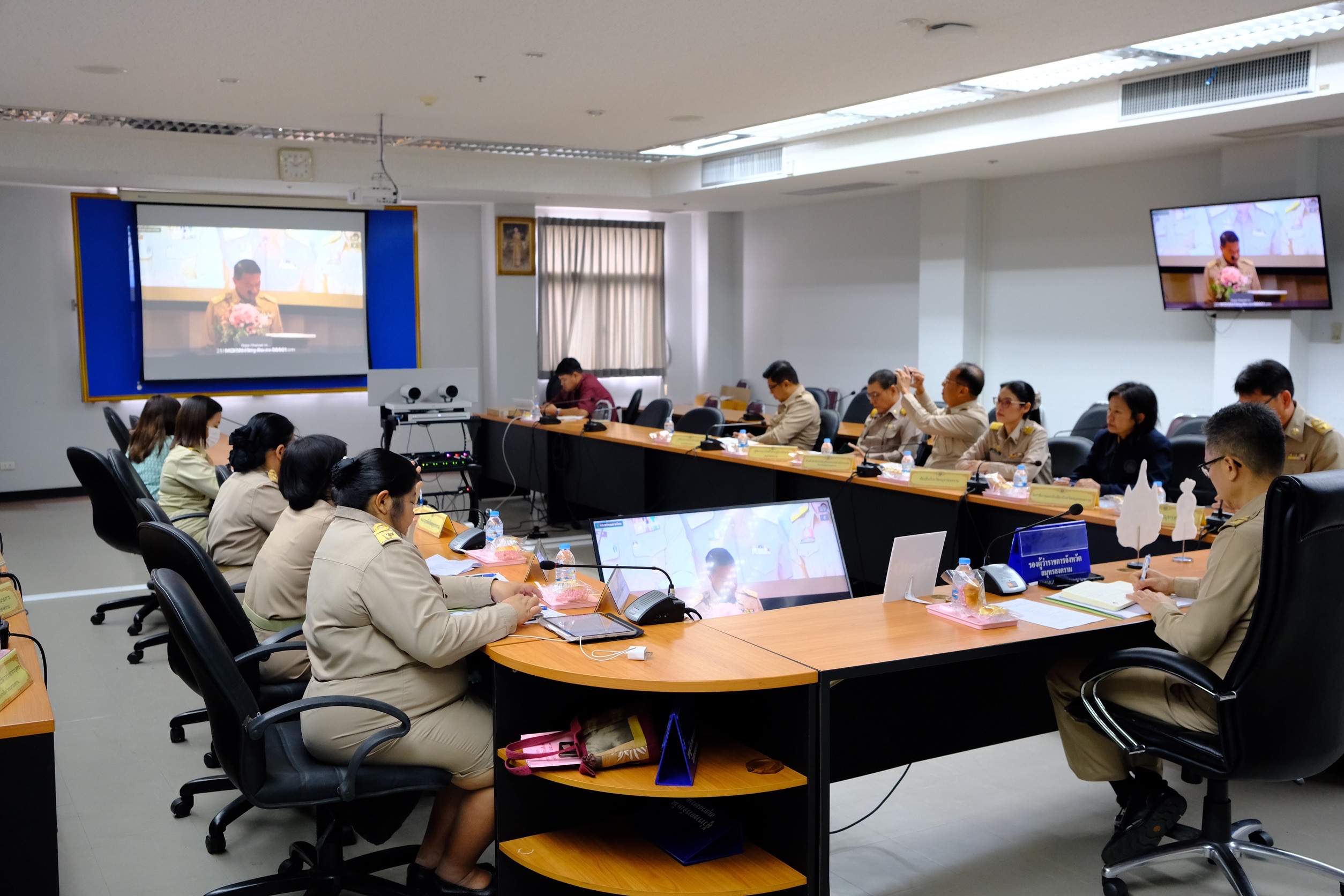 จังหวัดสมุทรสงคราม ร่วมการประชุมมอบนโยบายของผู้บริหารกระทรวงมหาดไทย ประจำปีงบประมาณ พ.ศ. 2568