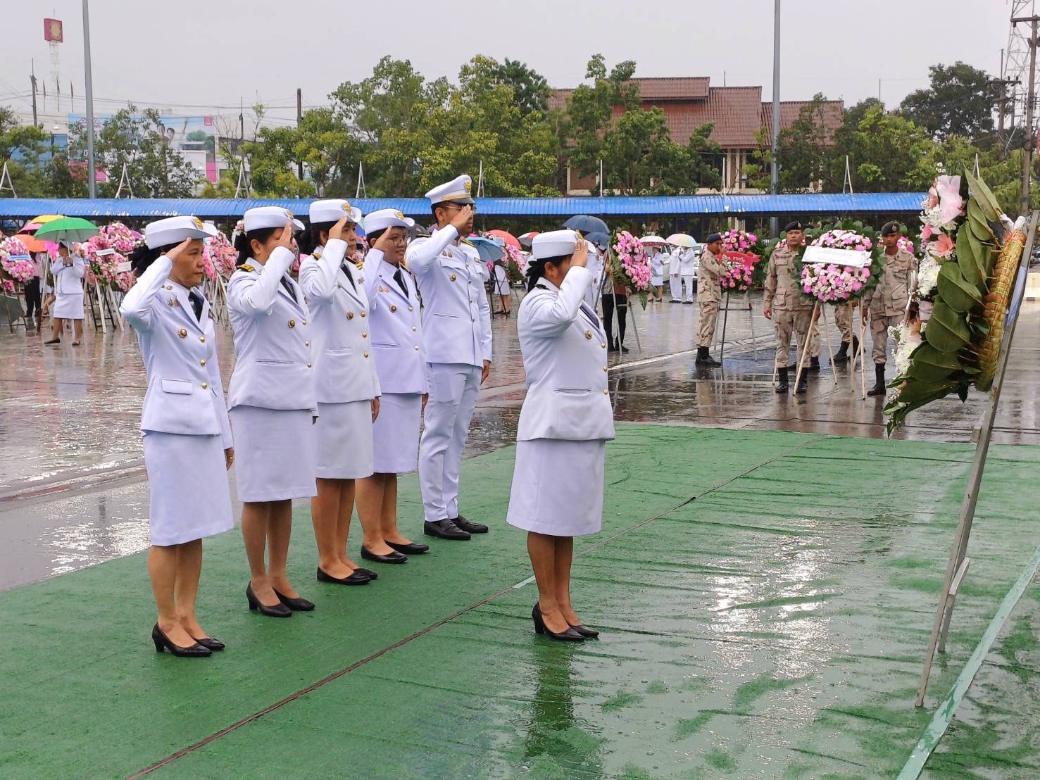 พช.สมุทรสงคราม ร่วมพิธีวางพวงมาลาถวายราชสักการะเนื่องในวันปิยมหาราช ประจำปี 2567