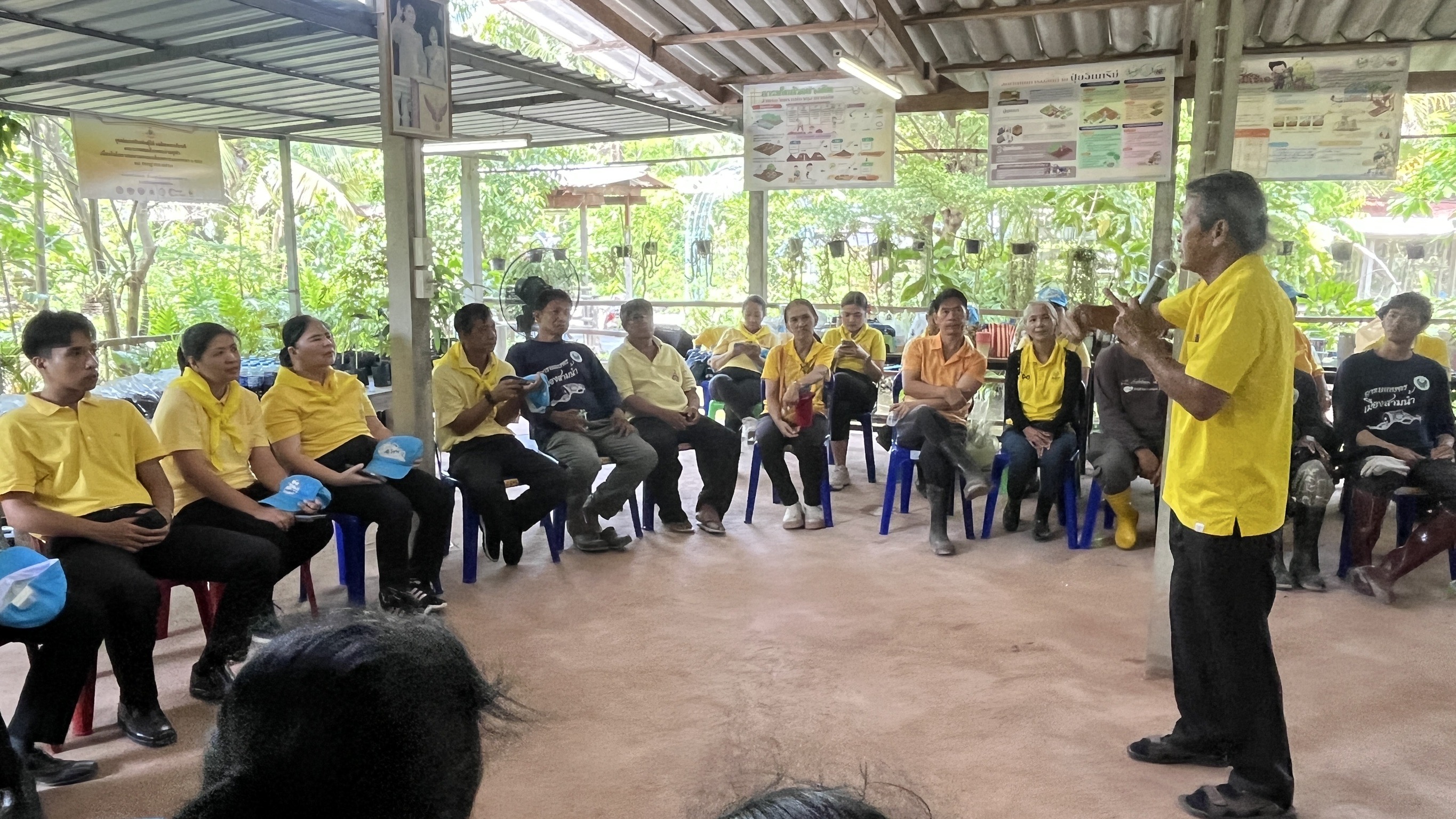พช.สมุทรสงคราม จัดกิจกรรมวันรักต้นไม้ประจำปีแห่งชาติ ประจำปี พศ.2567 และกิจกรรม “เอามื้อสามัคคี เราทำความดีด้วยหัวใจ ครั้งที่ 32”