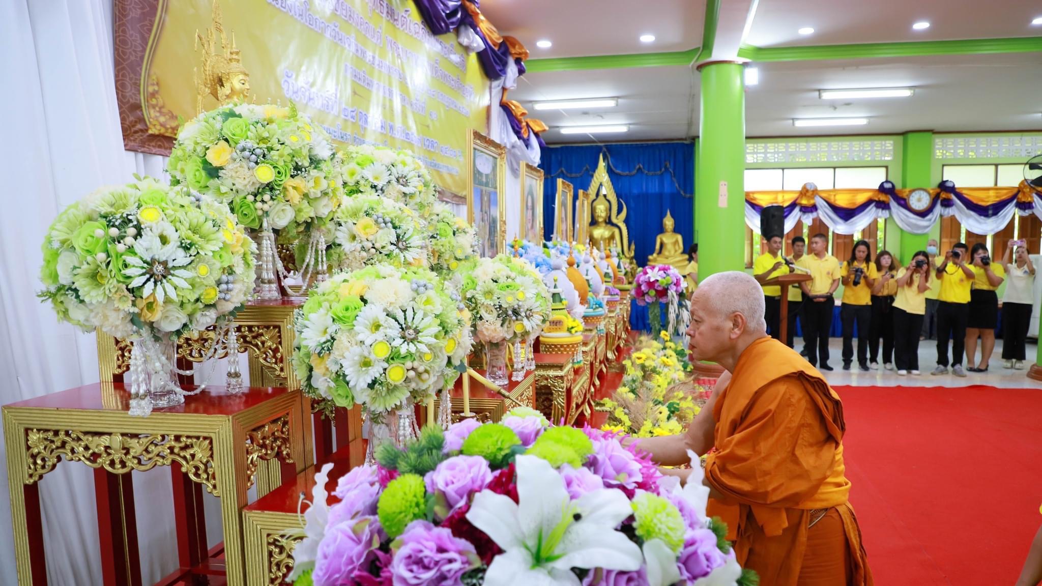 พช.สมุทรสงคราม ร่วมพิธีเจริญพระพุทธมนต์เฉลิมพระเกียรติถวายพระพรชัยมงคลแด่พระบาทสมเด็จพระเจ้าอยู่หัว เนื่องในโอกาสวันเฉลิมพระชนมพรรษา 6 รอบ 28 กรกฎาคม 2567