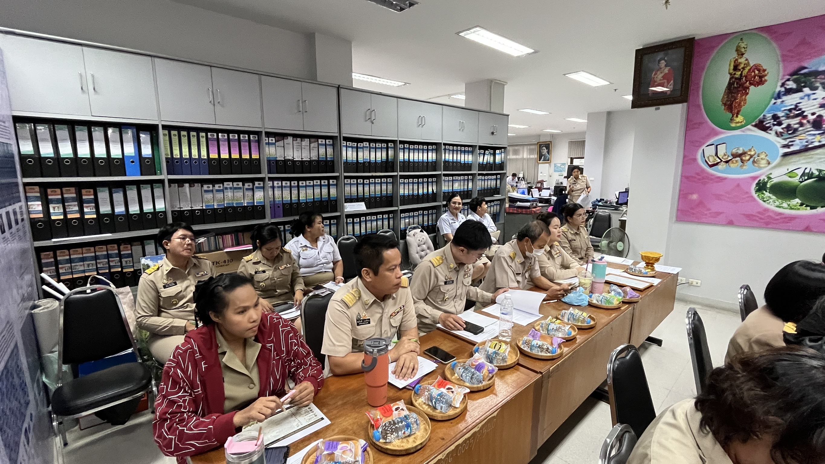พช.สมุทรสงคราม ดำเนินการประชุมข้อราชการแก่เจ้าหน้าที่ในสังกัด สำนักงานพัฒนาชุมชนจังหวัดสมุทรสงคราม ประจำเดือนพฤศจิกายน 2567