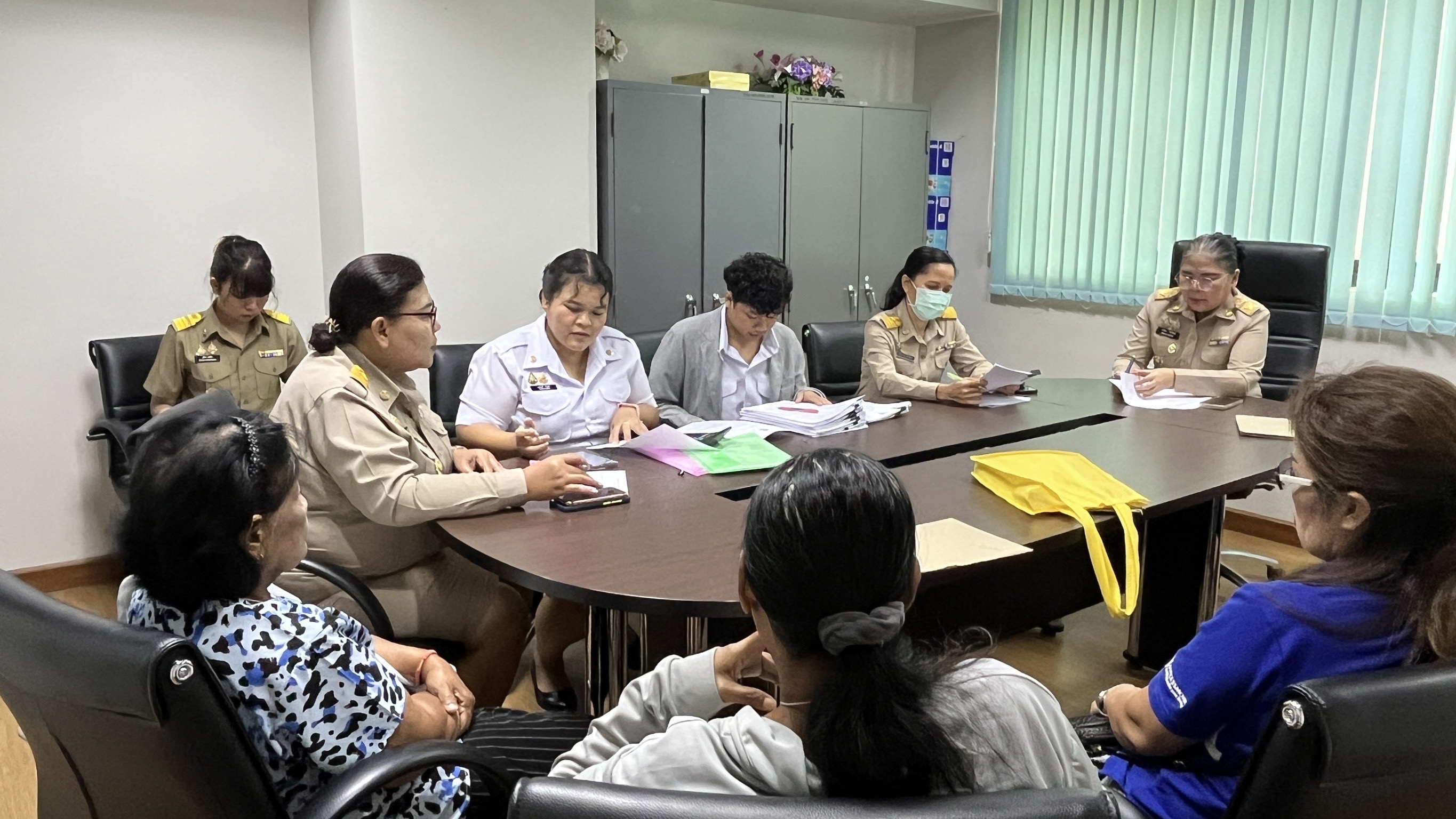 พช.สมุทรสงคราม ดำเนินการพิจารณาไกล่เกลี่ยลูกหนี้กองทุนพัฒนาบทบาทสตรี จังหวัดสมุทรสงคราม