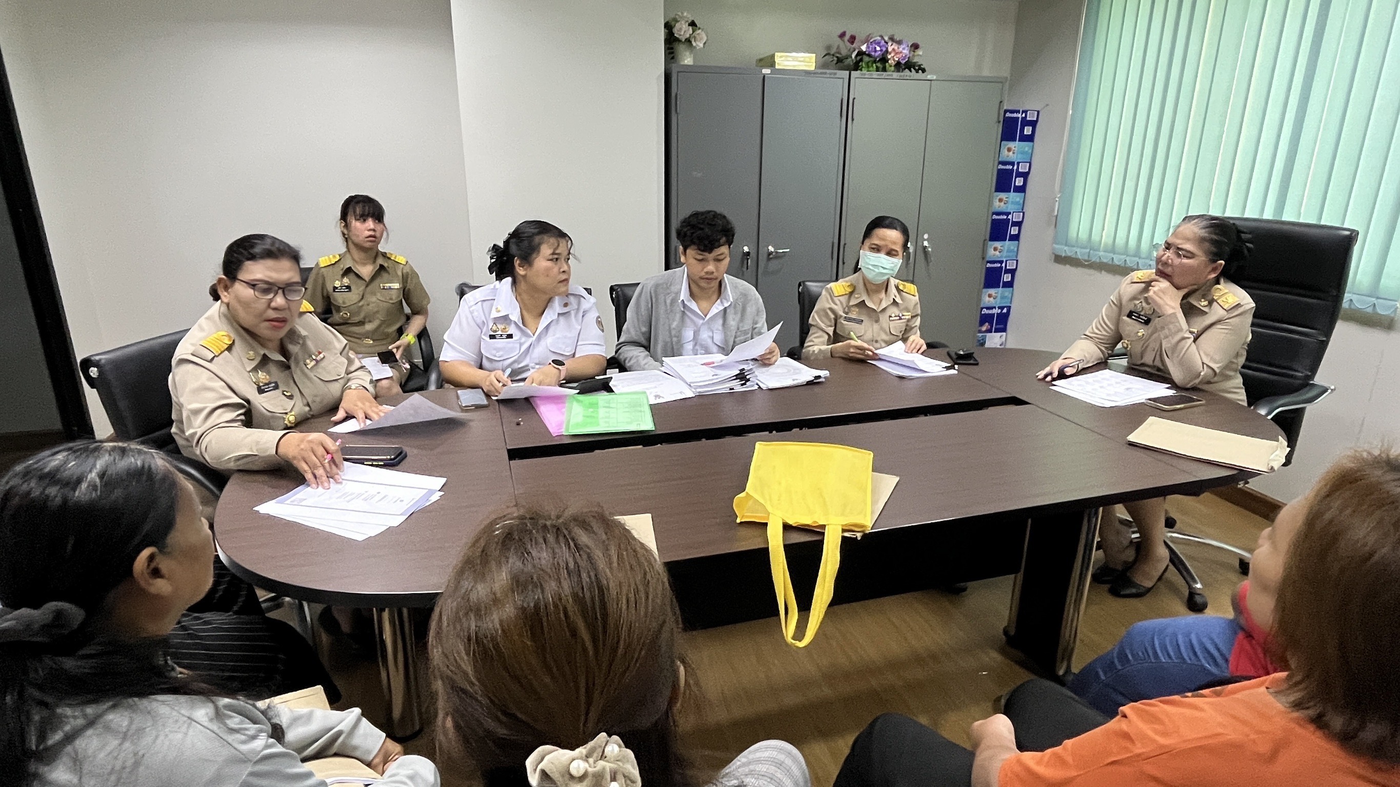 พช.สมุทรสงคราม ดำเนินการพิจารณาไกล่เกลี่ยลูกหนี้กองทุนพัฒนาบทบาทสตรี จังหวัดสมุทรสงคราม