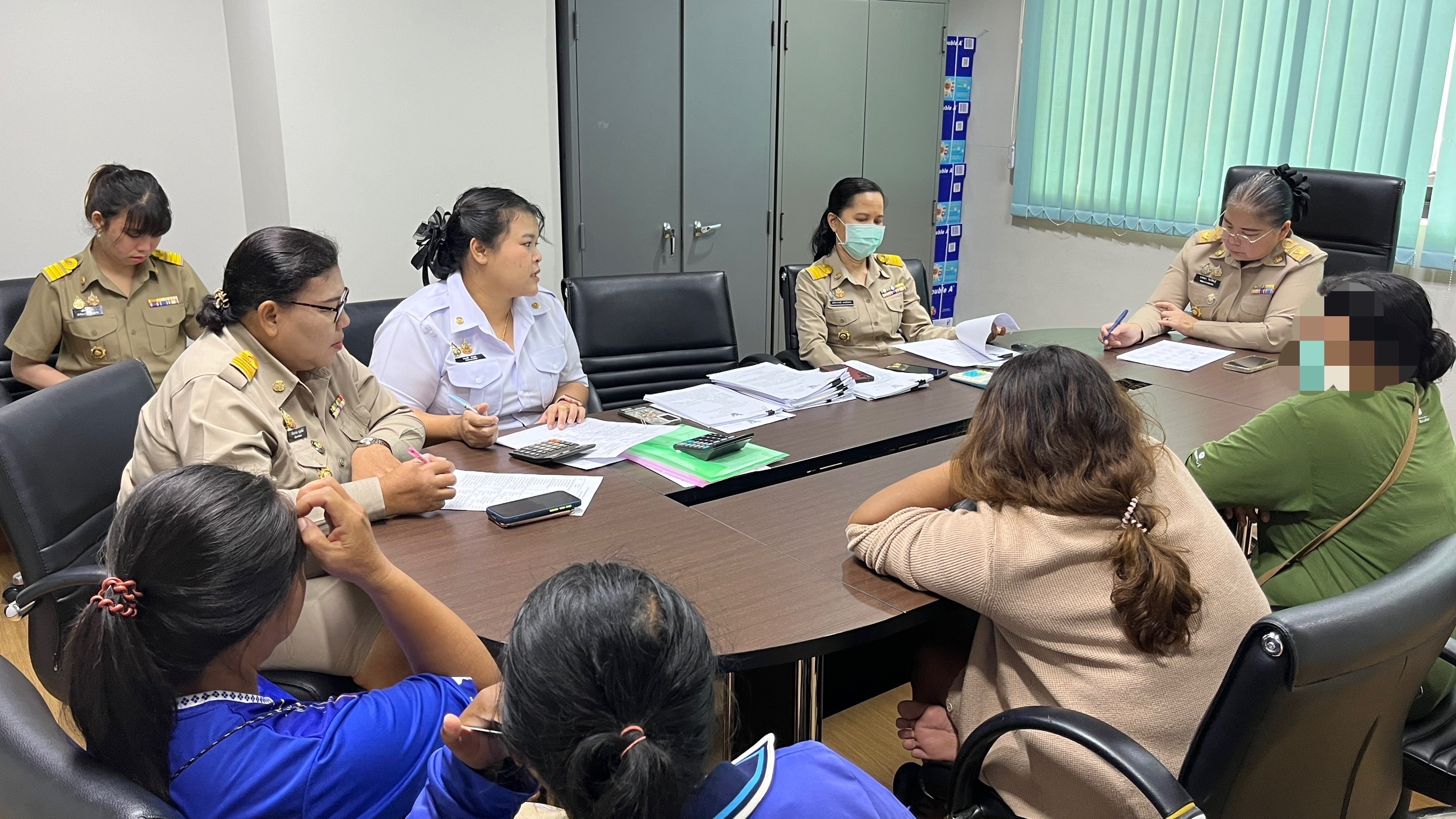 พช.สมุทรสงคราม ดำเนินการพิจารณาไกล่เกลี่ยลูกหนี้กองทุนพัฒนาบทบาทสตรี จังหวัดสมุทรสงคราม