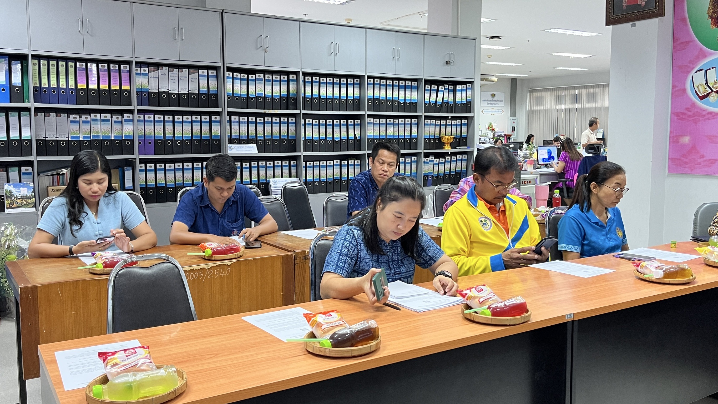 พช.สมุทรสงคราม ดำเนินการประชุมคณะกรรมการเครือข่ายกองทุนแม่ของแผ่นดินจังหวัดสมุทรสงคราม