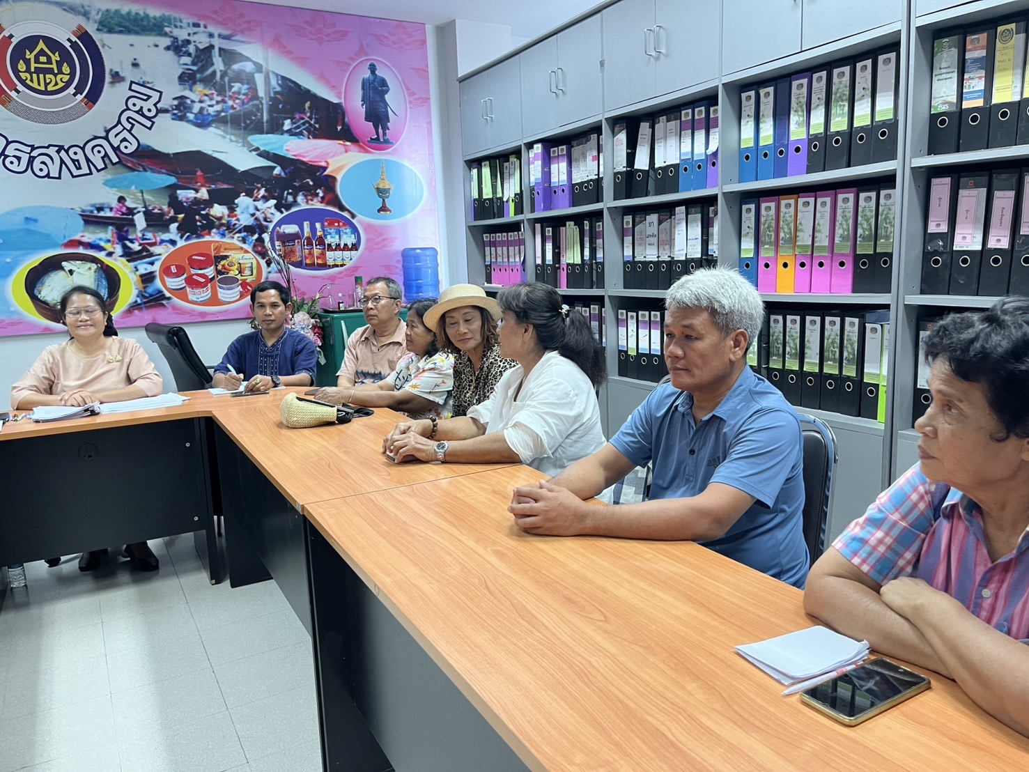 พช.สมุทรสงคราม จัดประชุมคัดเลือกผู้ประกอบการ OTOP และ OTOP ชวนชิม เข้าร่วมจำหน่ายในงาน OTOP City 2024