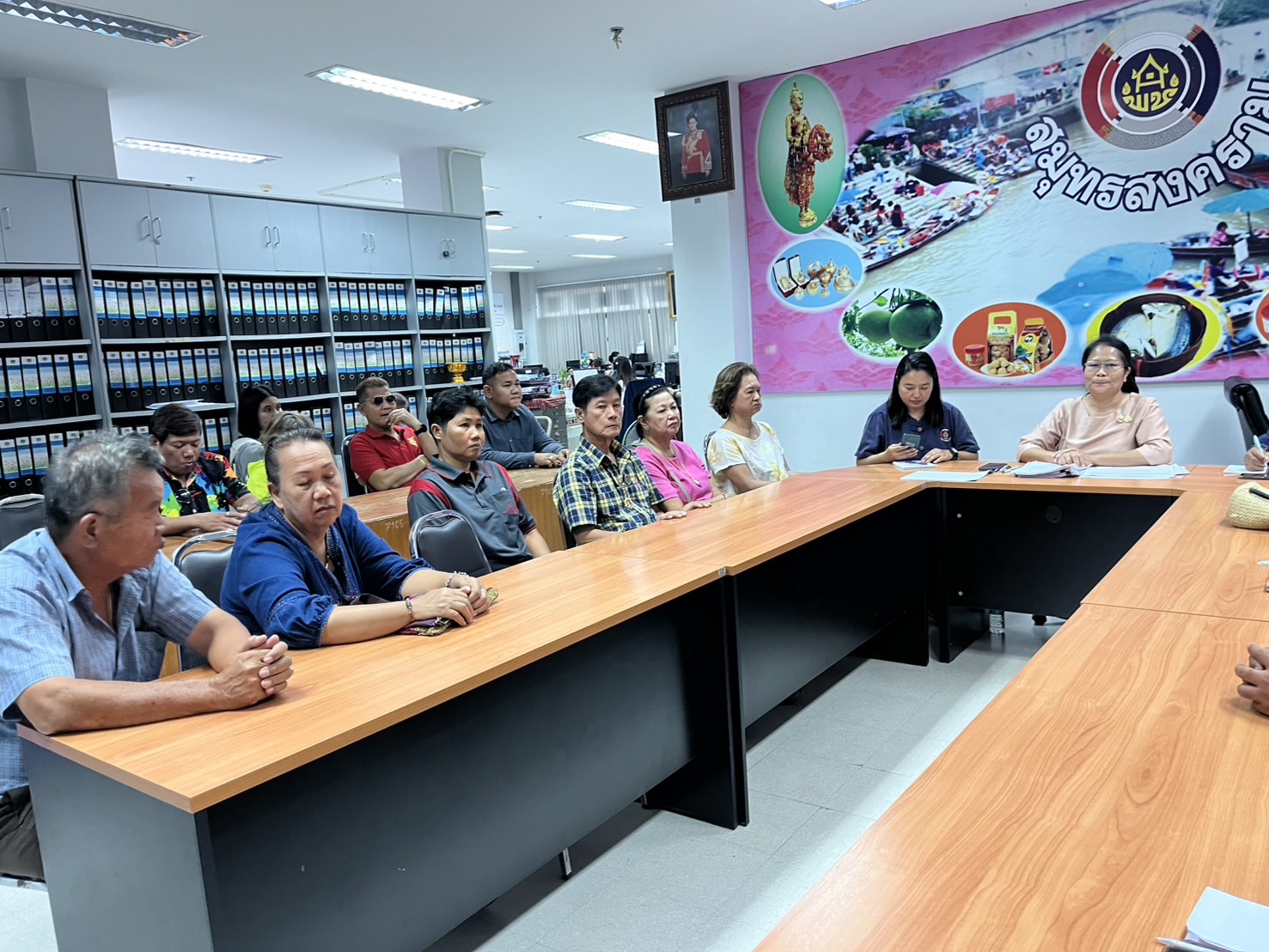 พช.สมุทรสงคราม จัดประชุมคัดเลือกผู้ประกอบการ OTOP และ OTOP ชวนชิม เข้าร่วมจำหน่ายในงาน OTOP City 2024