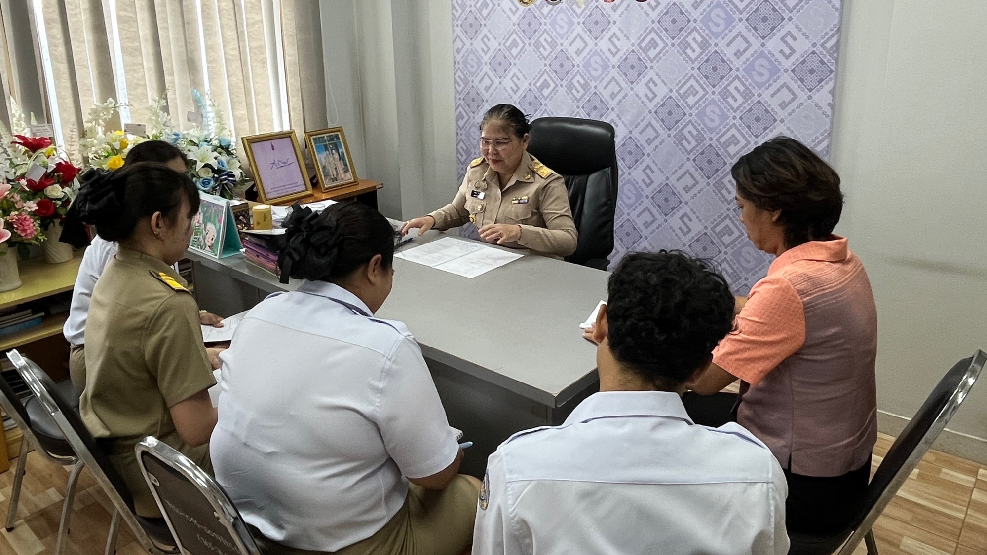พช.สมุทรสงคราม ดำเนินการประชุมตรวจ ติดตาม ผลการดำเนินงานไกลี่เกลี่ยลูกหนี้กองทุนพัฒนาบทบาทสตรี