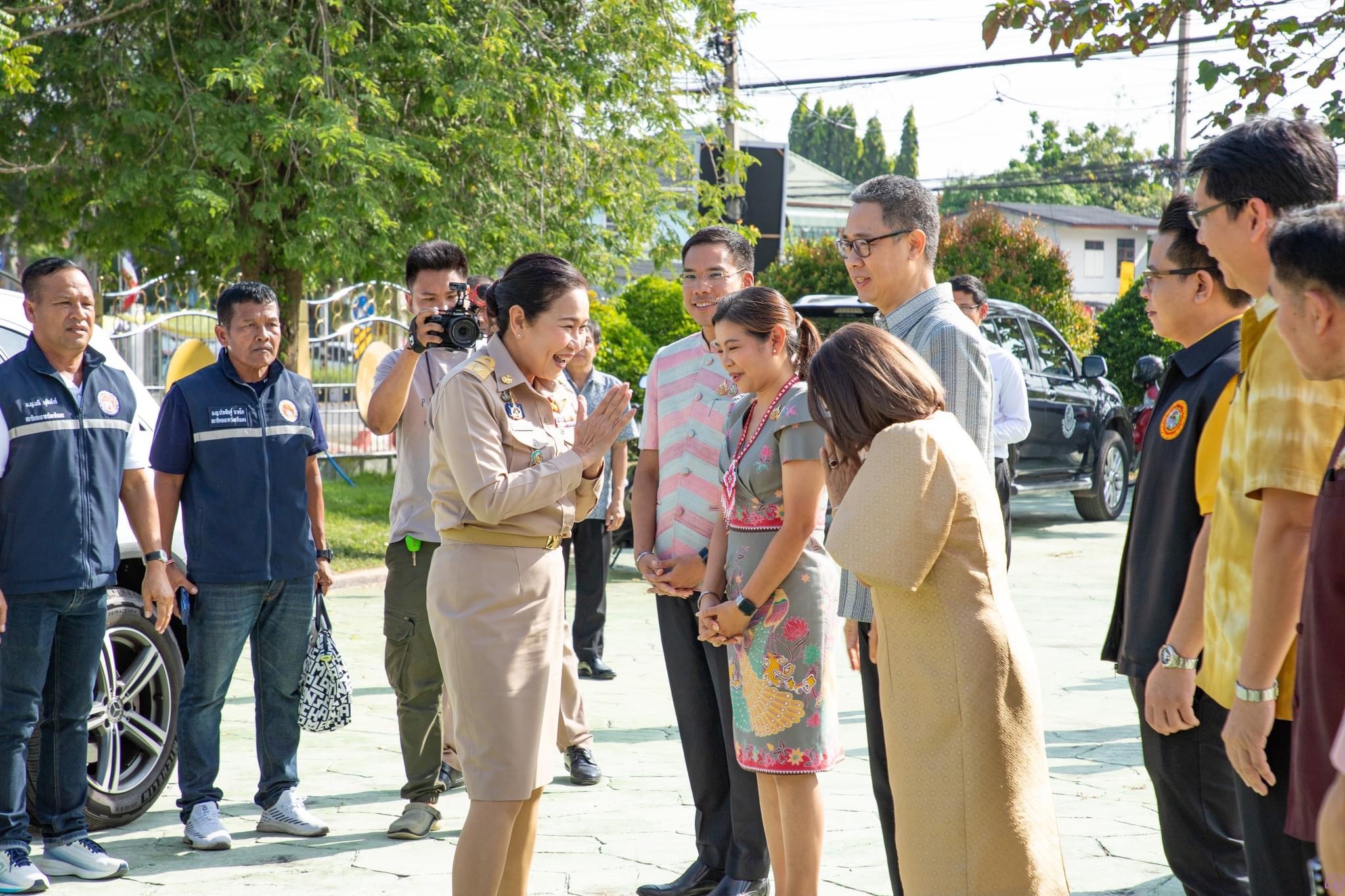 พช.สมุทรสงคราม ร่วมให้การต้อนรับ นางนิศากร วิศิษฎ์สรอรรถ ผู้ว่าราชการจังหวัดสมุทรสงคราม คนที่ 66