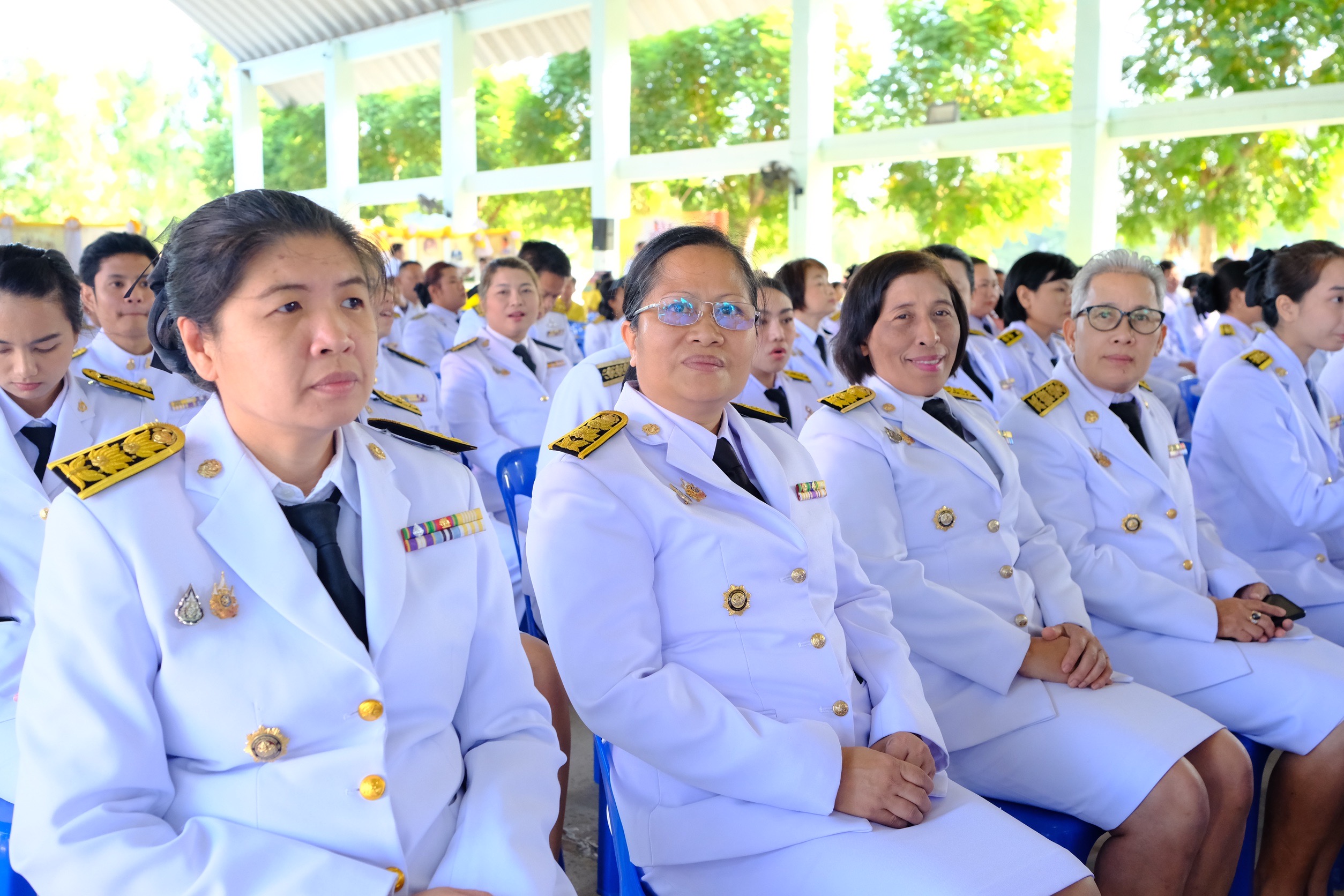 พช.สมุทรสงคราม ร่วมพิธีวางพานพุ่มดอกไม้สดถวายราชสักการะเนื่องในวันพระบิดาแห่งฝนหลวง ประจำปี 2567
